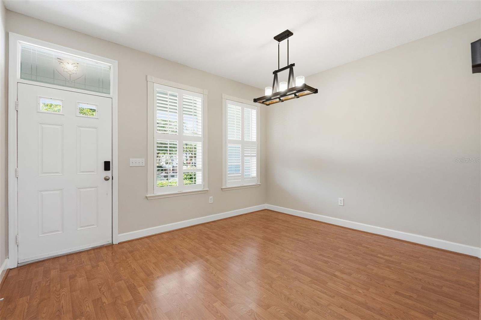 Image 7 of 71 For 10111 Hayfield Way