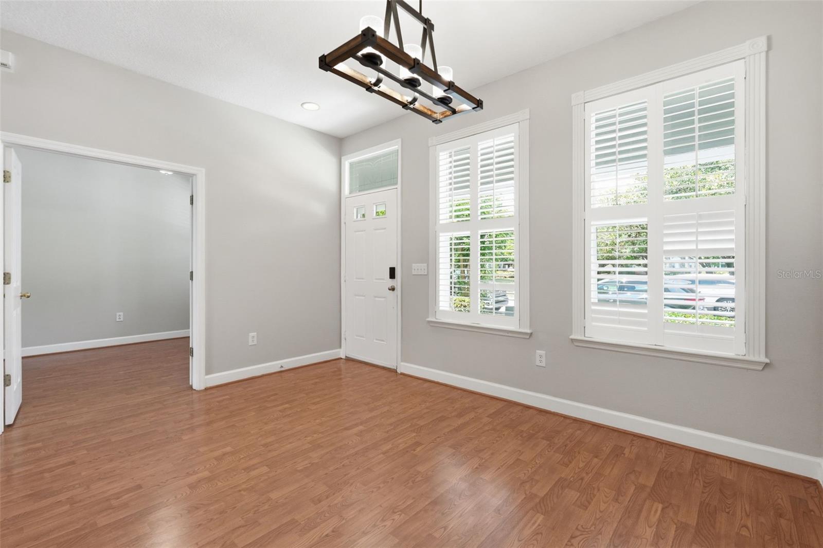 Image 8 of 71 For 10111 Hayfield Way