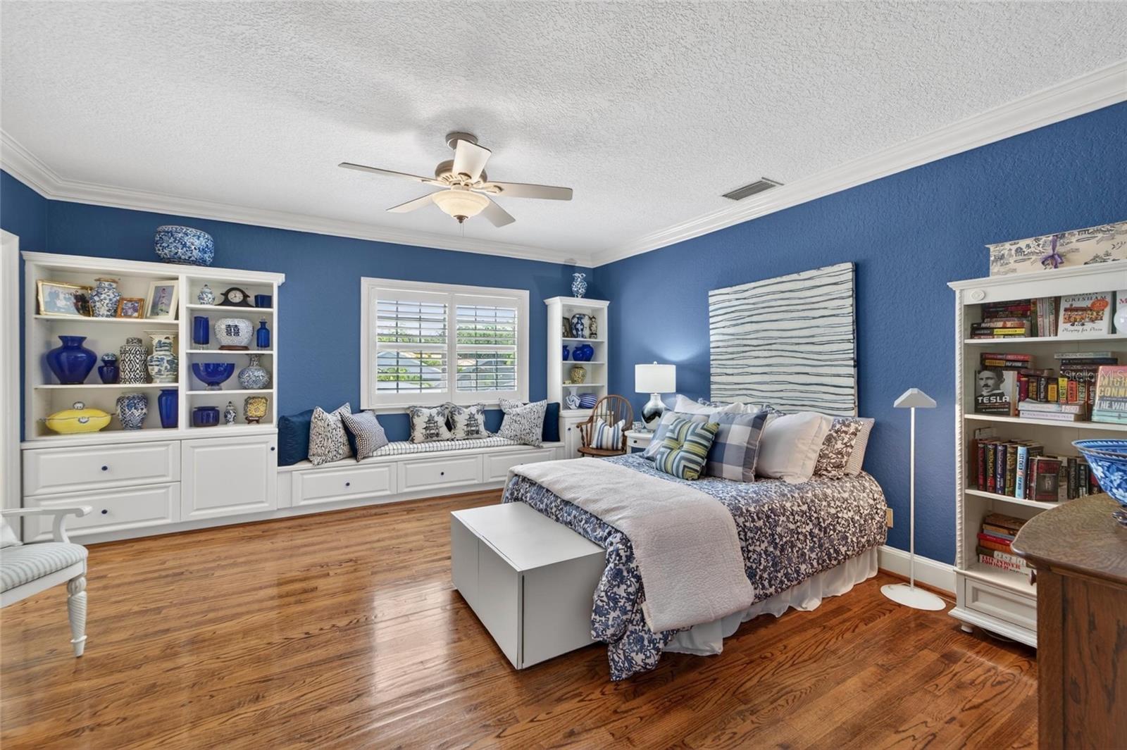 Image 34 of 48 For 16203 Avila Boulevard
