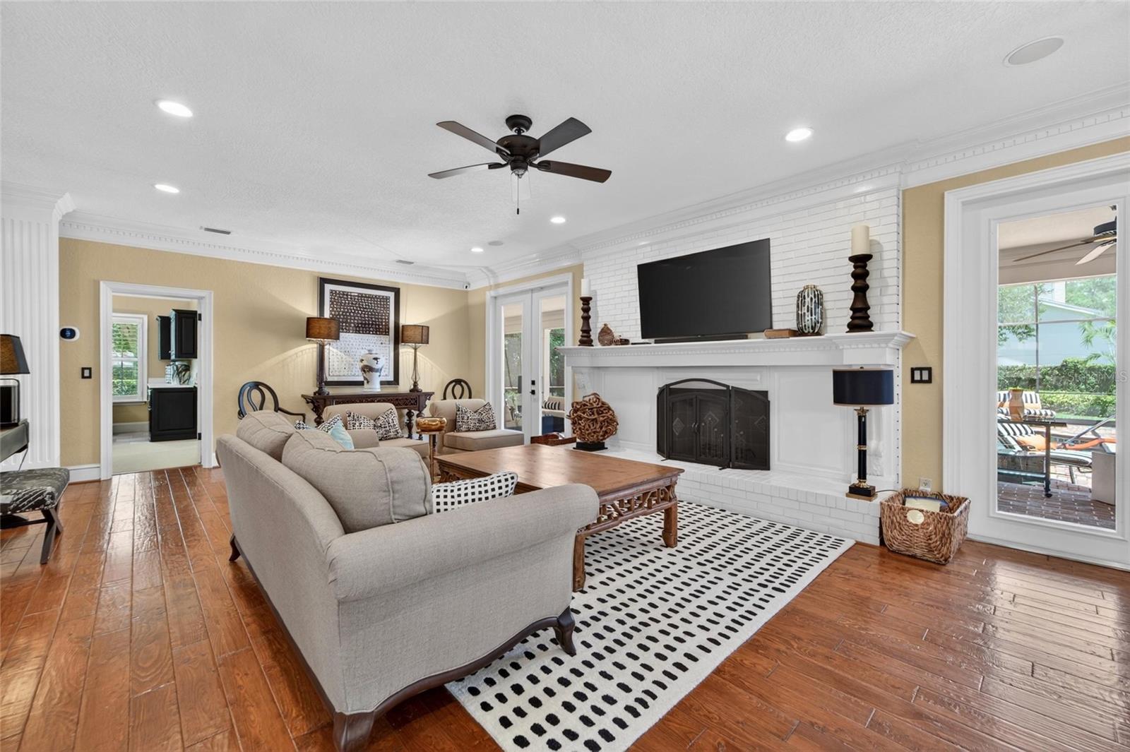Image 9 of 48 For 16203 Avila Boulevard