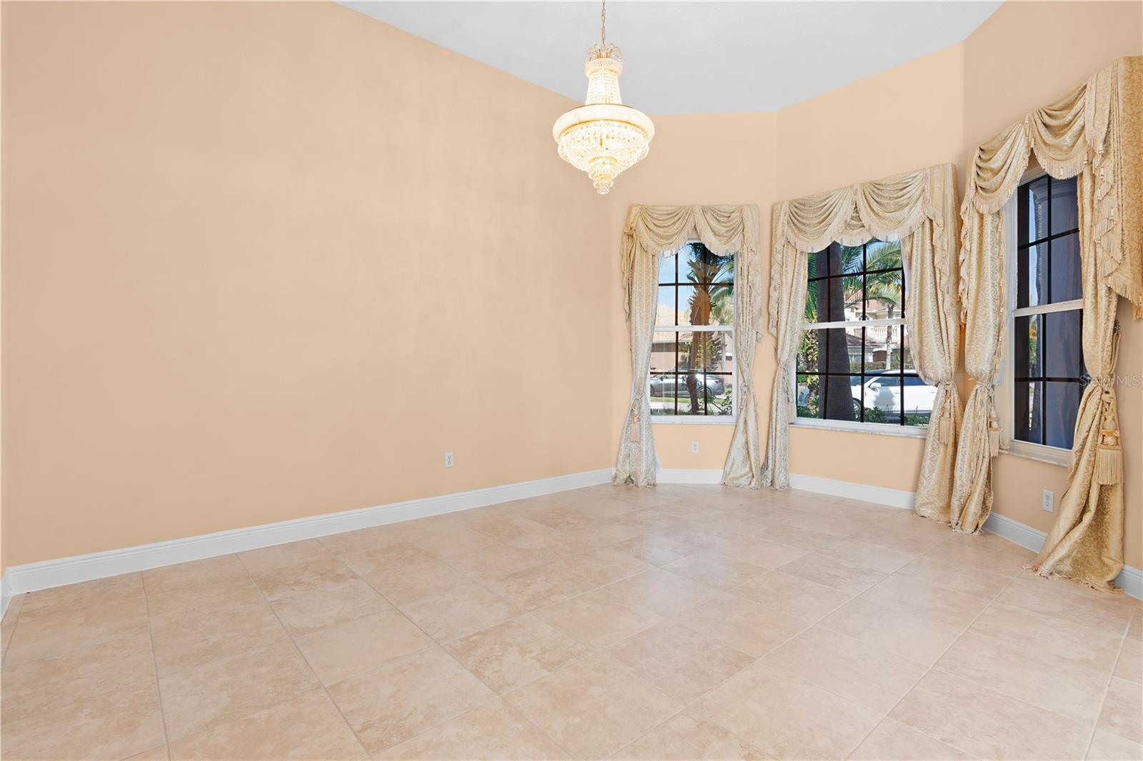 Image 15 of 96 For 10603 Cayman Isle Court