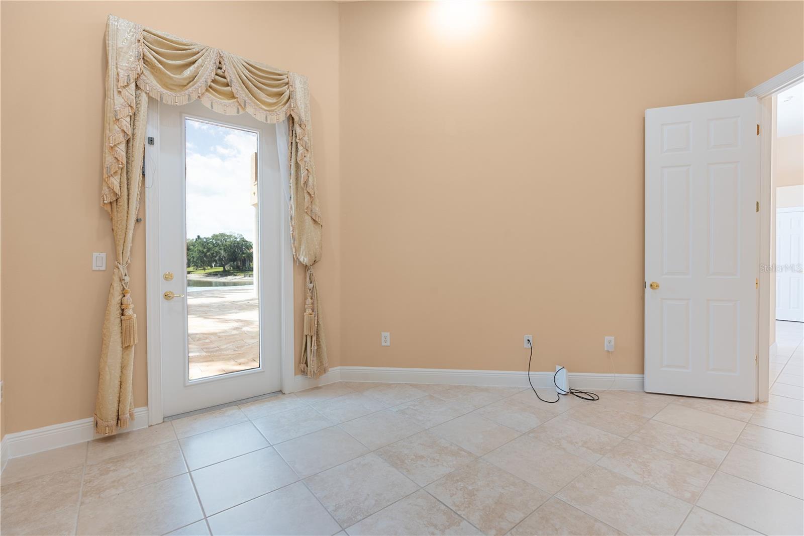 Image 32 of 96 For 10603 Cayman Isle Court