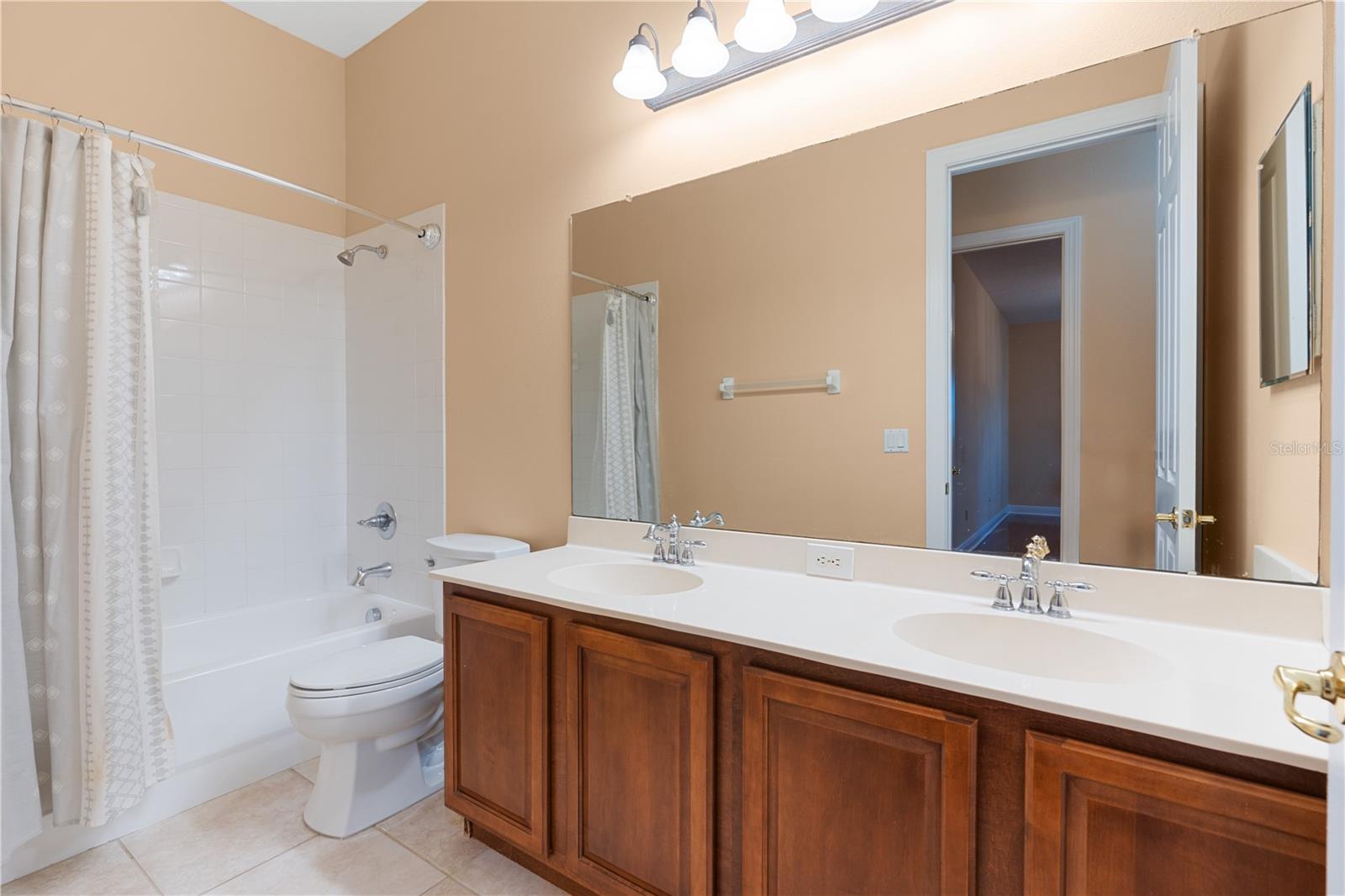 Image 47 of 96 For 10603 Cayman Isle Court