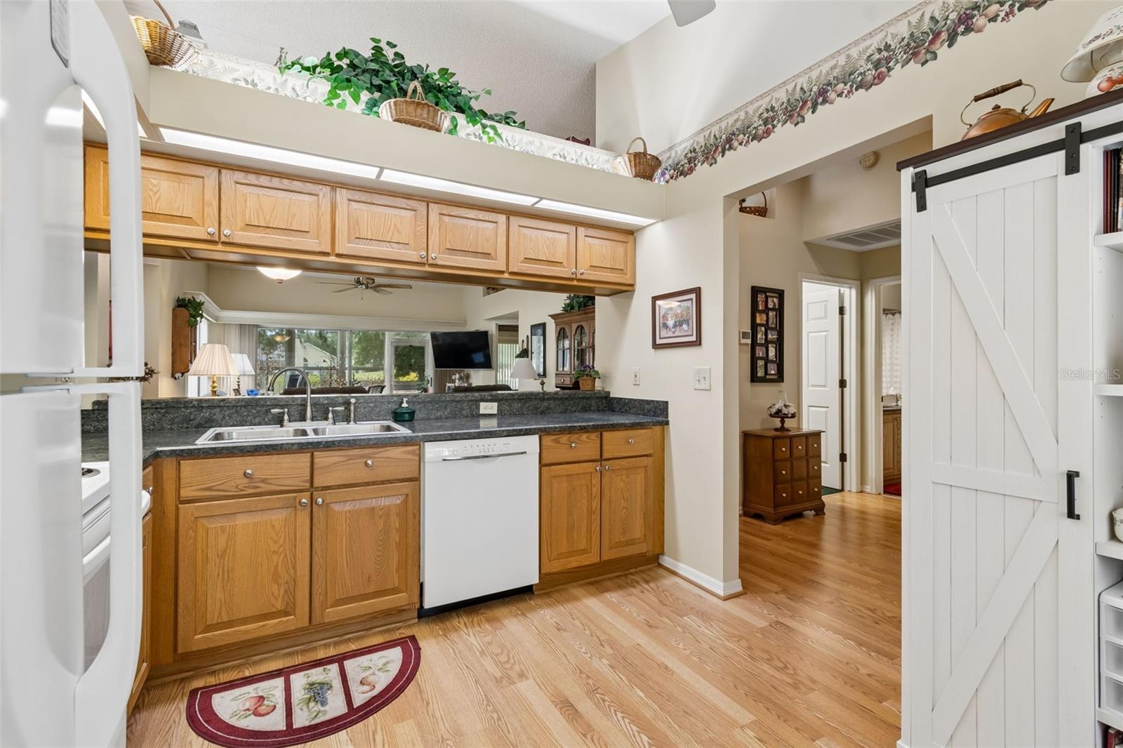 Image 10 of 38 For 5213 Lochmead Terrace