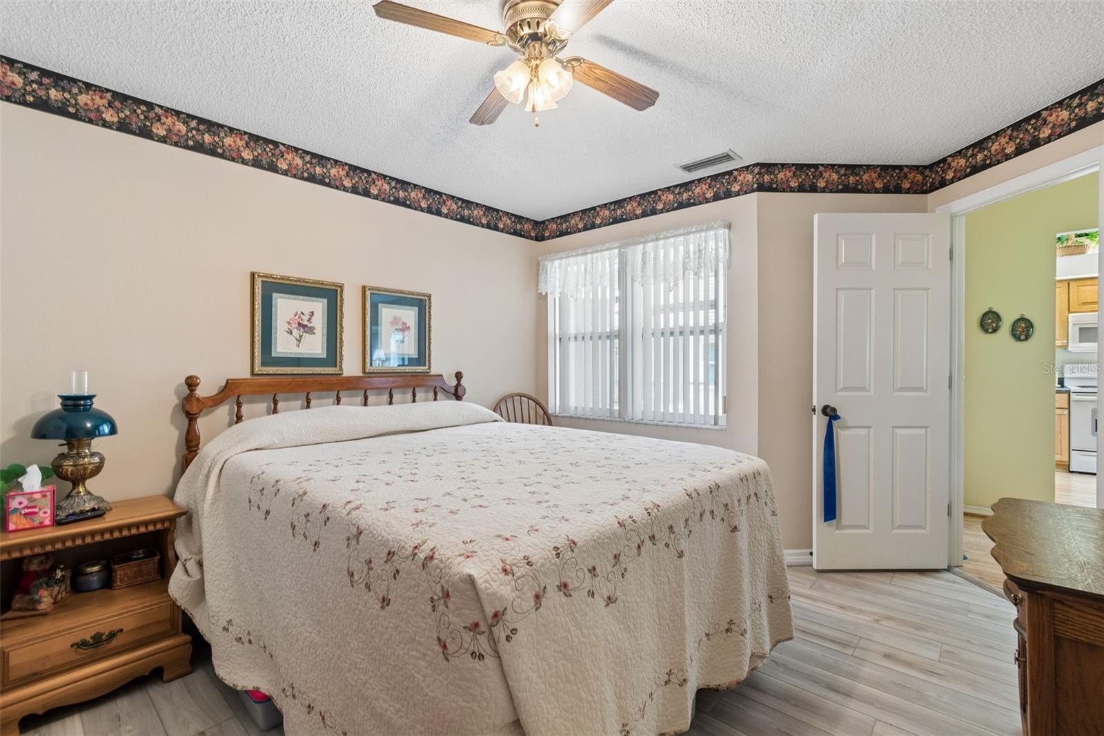 Image 14 of 38 For 5213 Lochmead Terrace