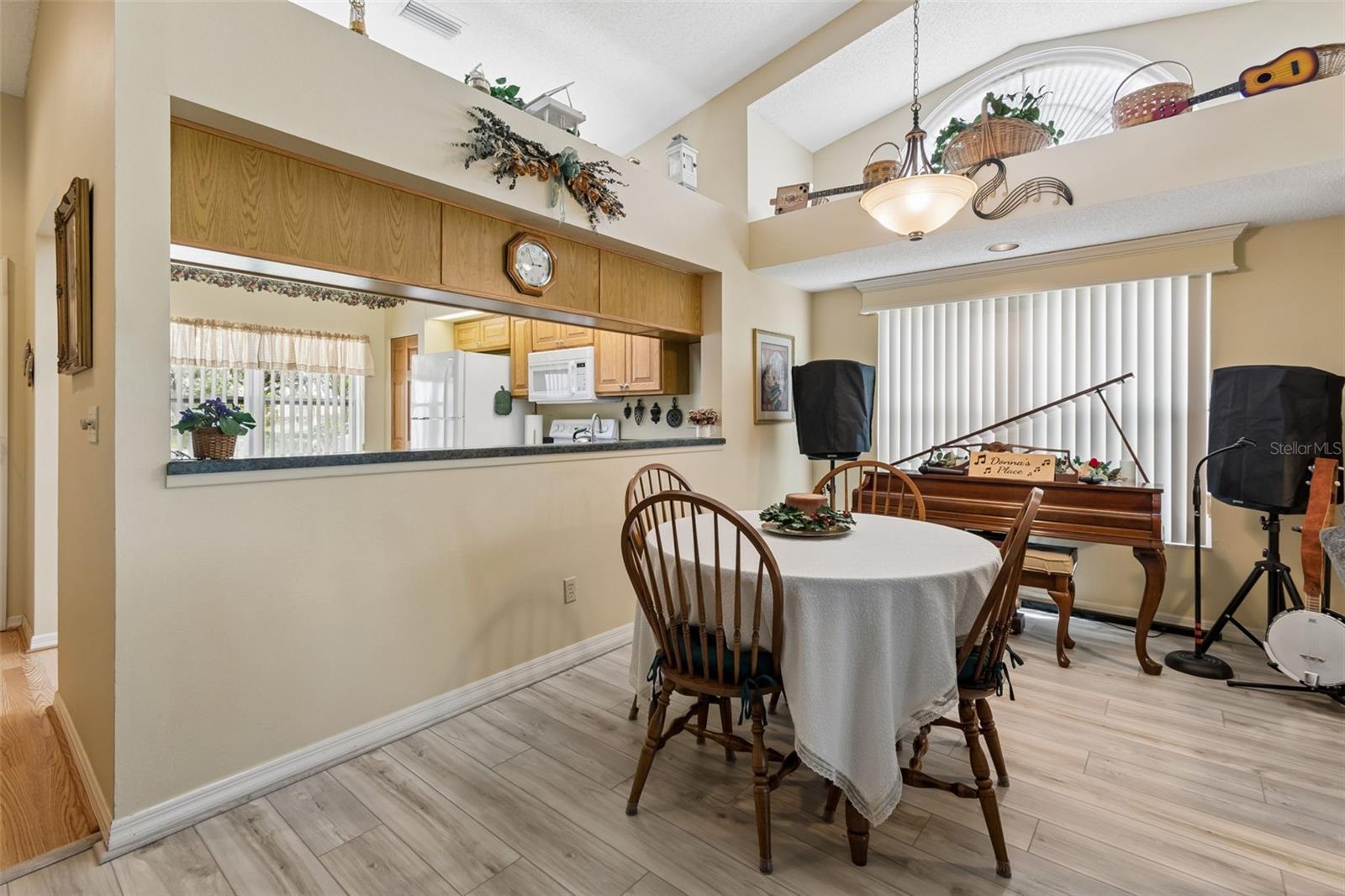 Image 17 of 38 For 5213 Lochmead Terrace