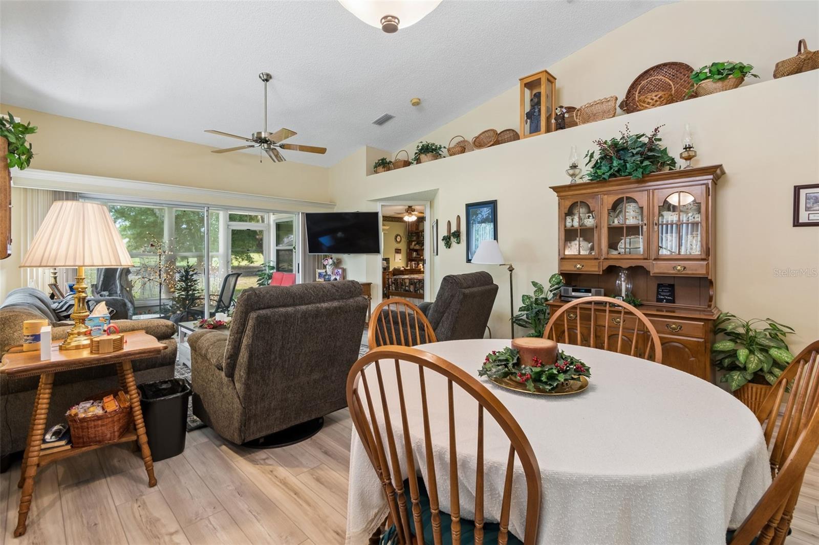 Image 18 of 38 For 5213 Lochmead Terrace