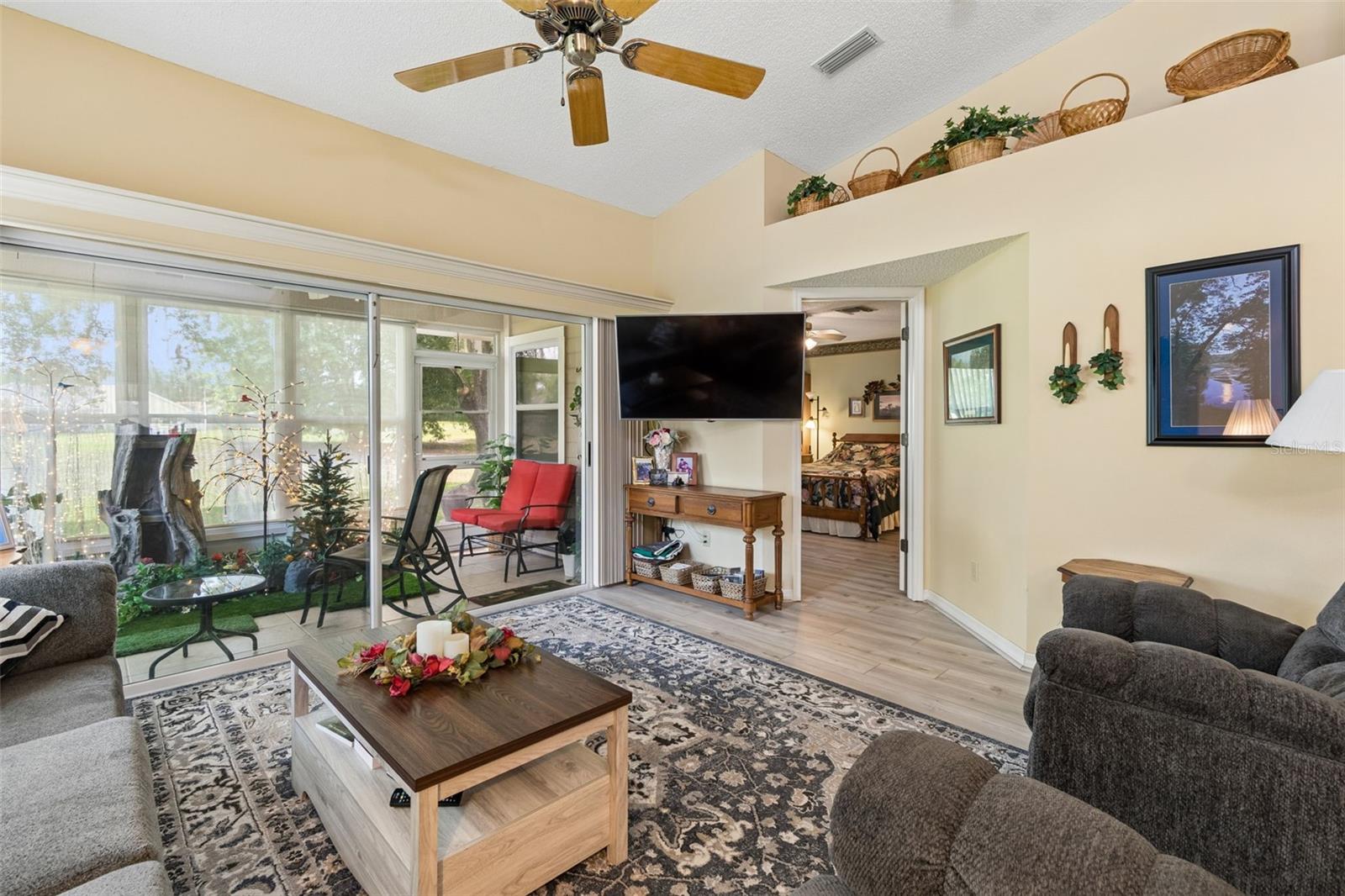 Image 22 of 38 For 5213 Lochmead Terrace