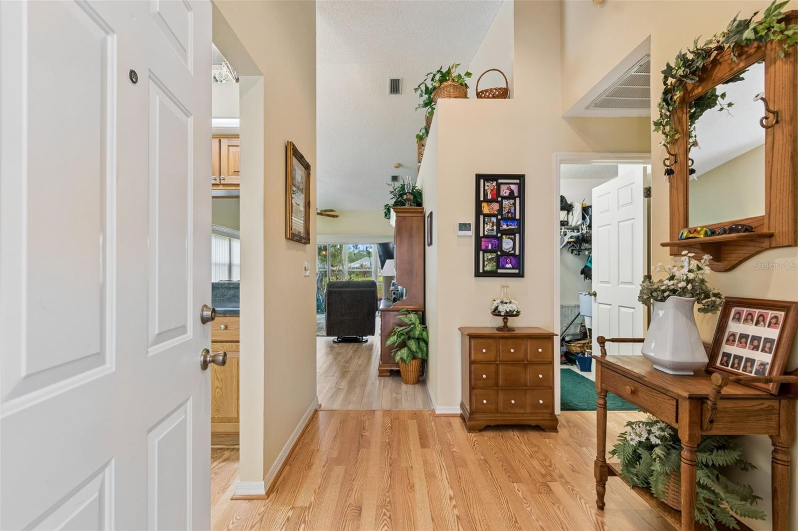 Image 7 of 38 For 5213 Lochmead Terrace