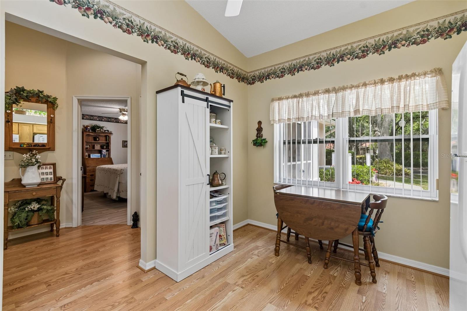 Image 8 of 38 For 5213 Lochmead Terrace