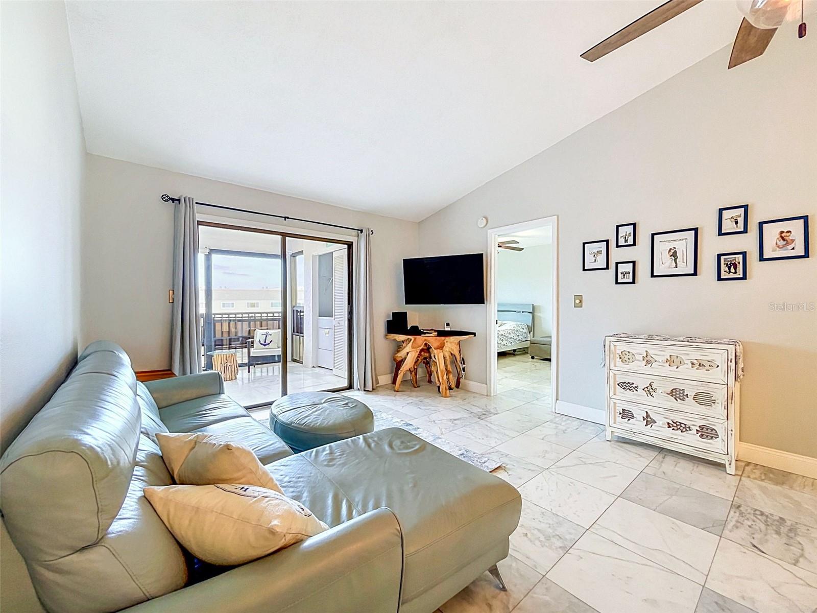 Image 20 of 73 For 460 S Paula Dr  107