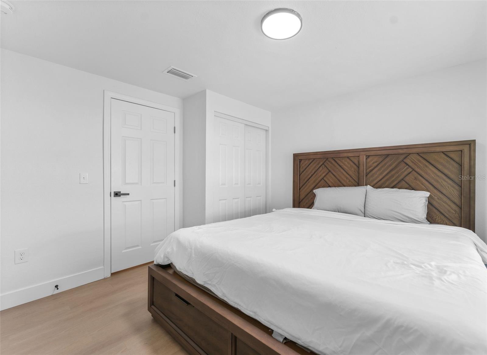 Image 11 of 29 For 501 Cluster Avenue