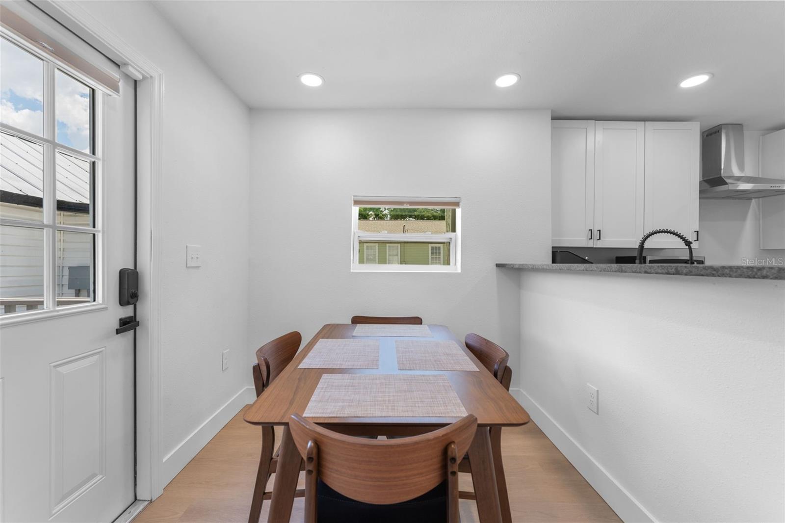Image 15 of 29 For 501 Cluster Avenue