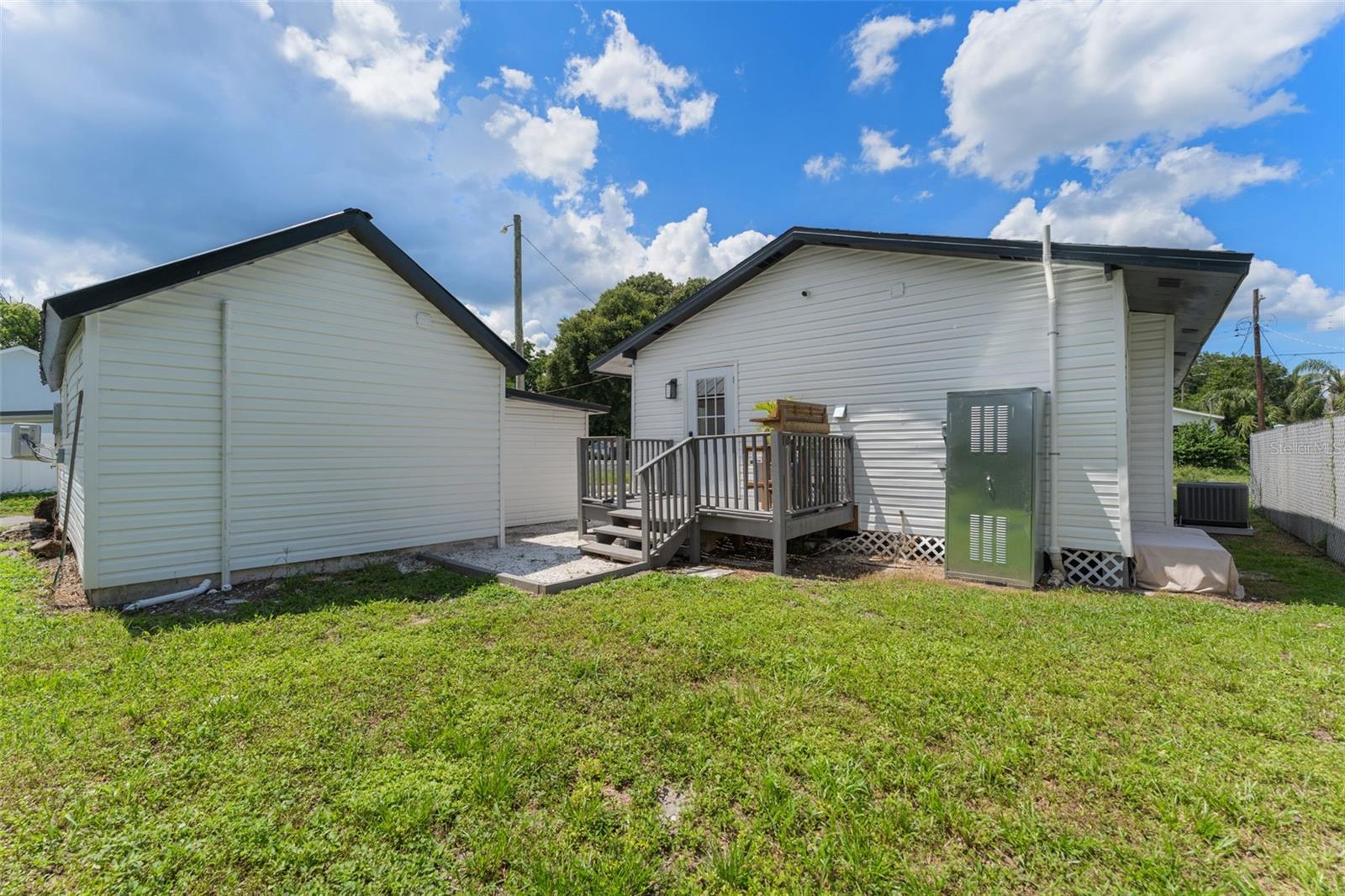 Image 16 of 29 For 501 Cluster Avenue