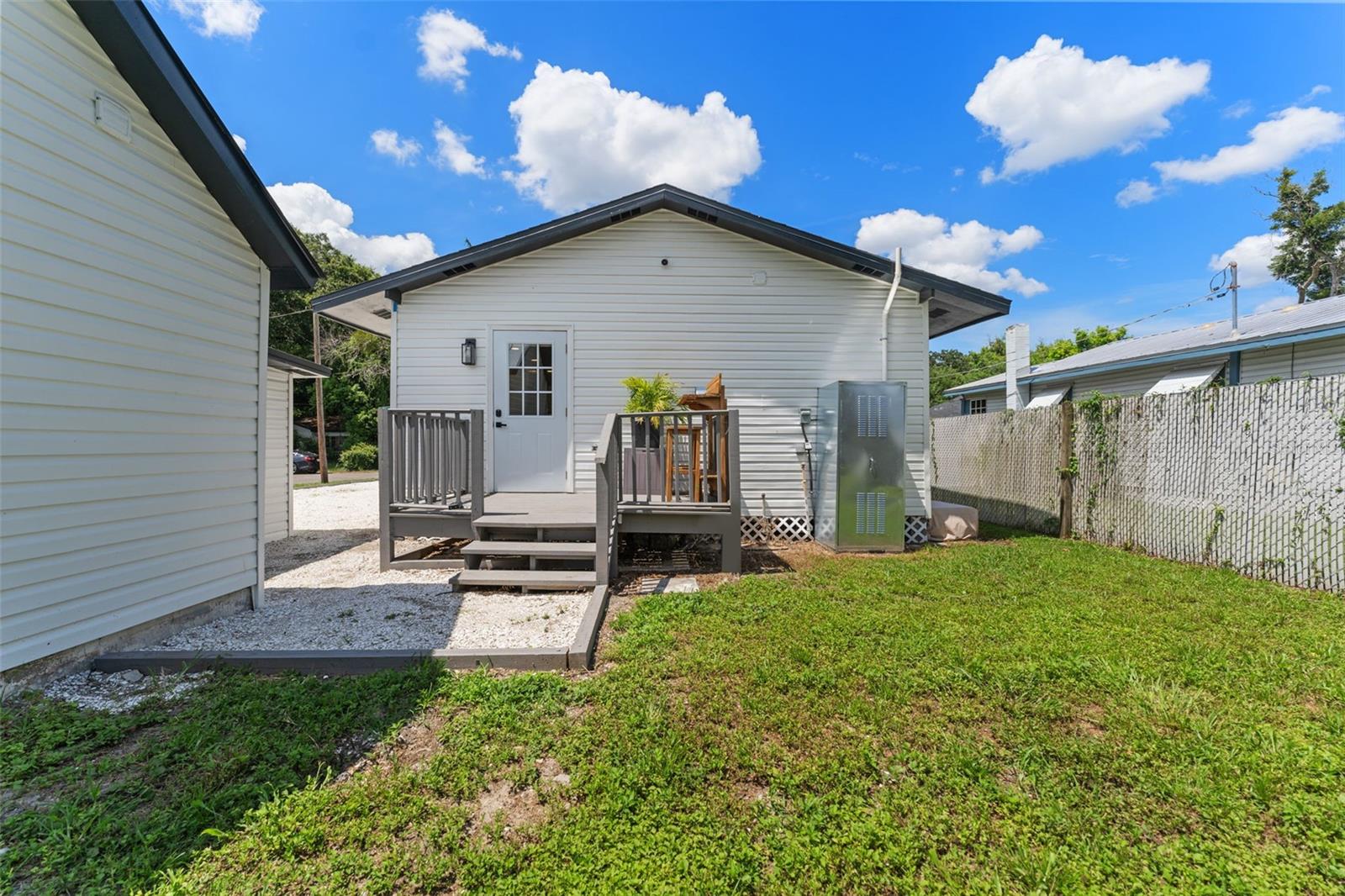 Image 17 of 29 For 501 Cluster Avenue