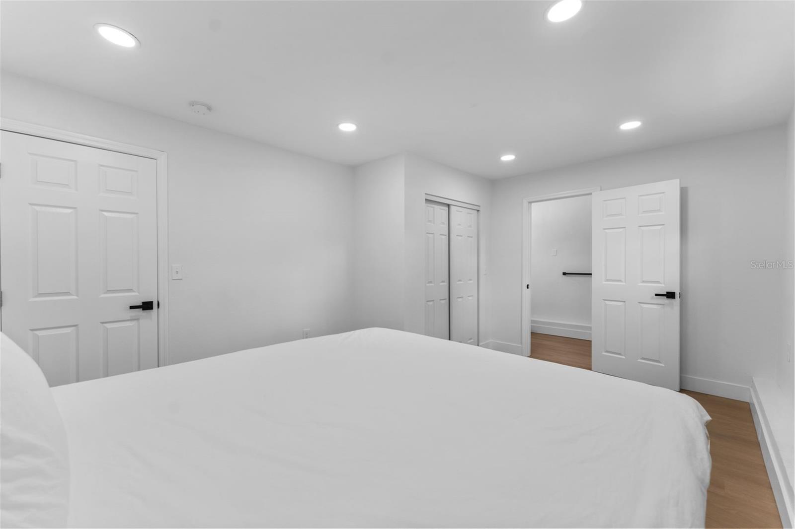 Image 22 of 29 For 501 Cluster Avenue