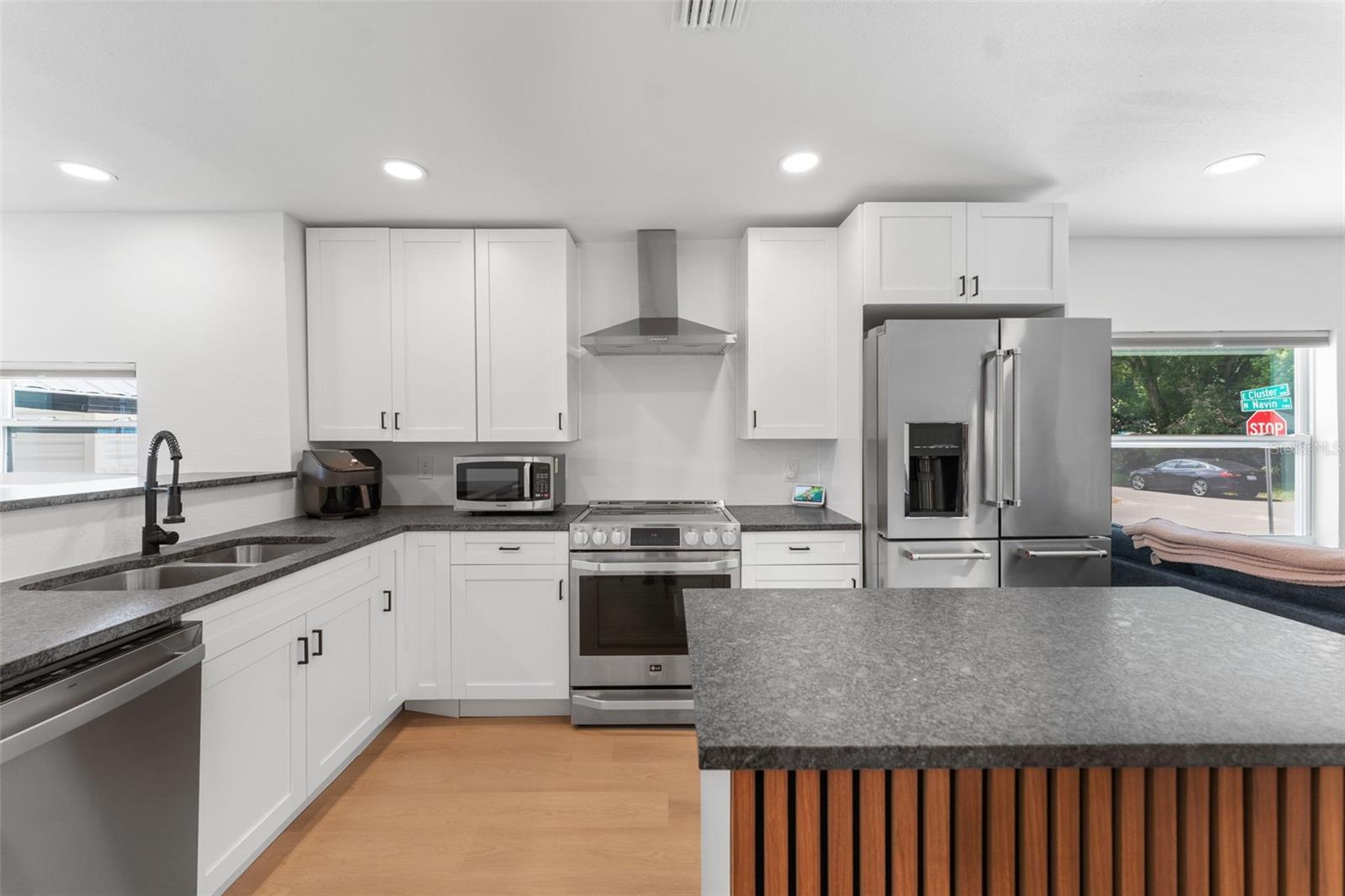 Image 7 of 29 For 501 Cluster Avenue