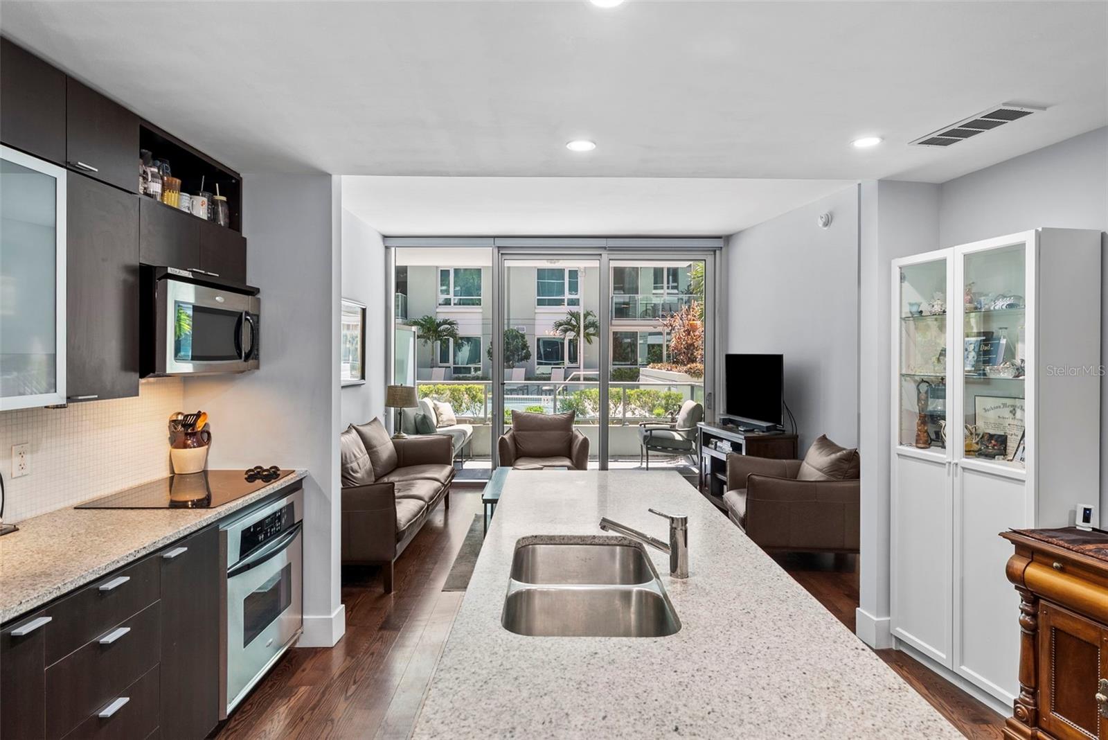 Image 21 of 54 For 111 12th Street 1320