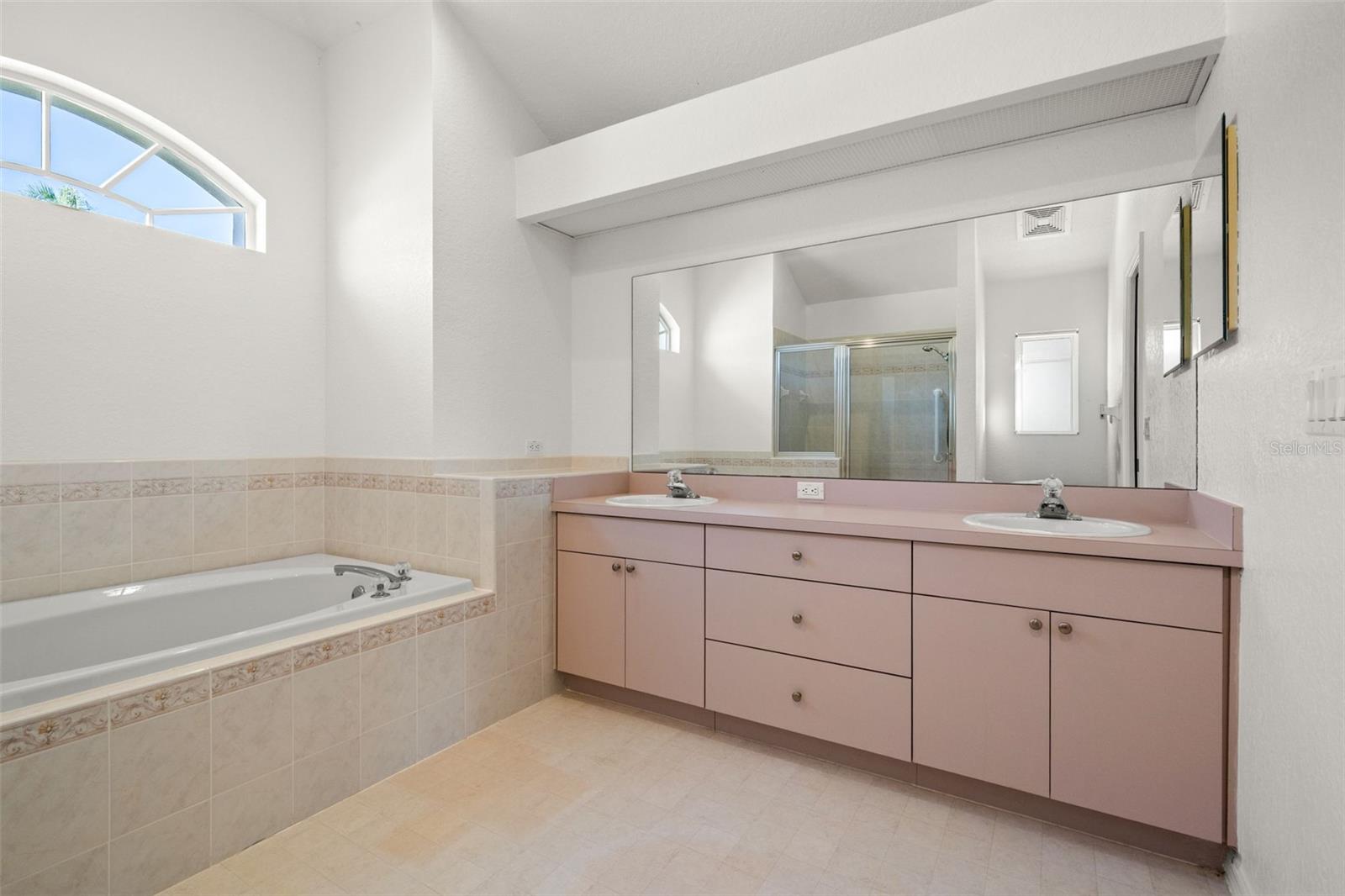 Image 26 of 51 For 13602 Glaze Brook Drive