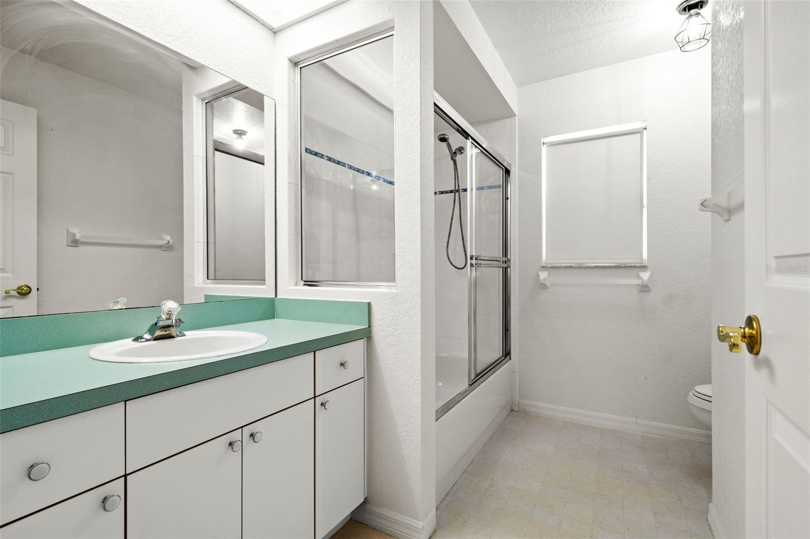 Image 35 of 51 For 13602 Glaze Brook Drive