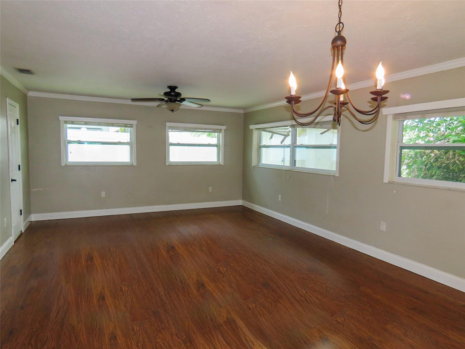 Image 12 of 44 For 2277 Lagoon Circle