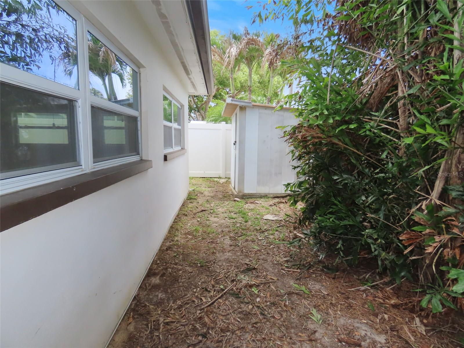 Image 36 of 44 For 2277 Lagoon Circle