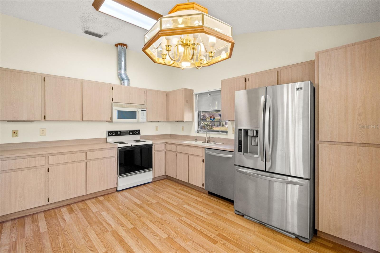 Image 11 of 36 For 8901 Whistler Way