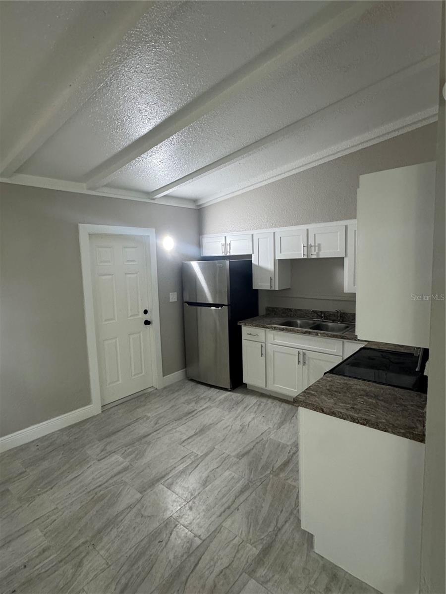 Image 4 of 30 For 4019 Grove Street