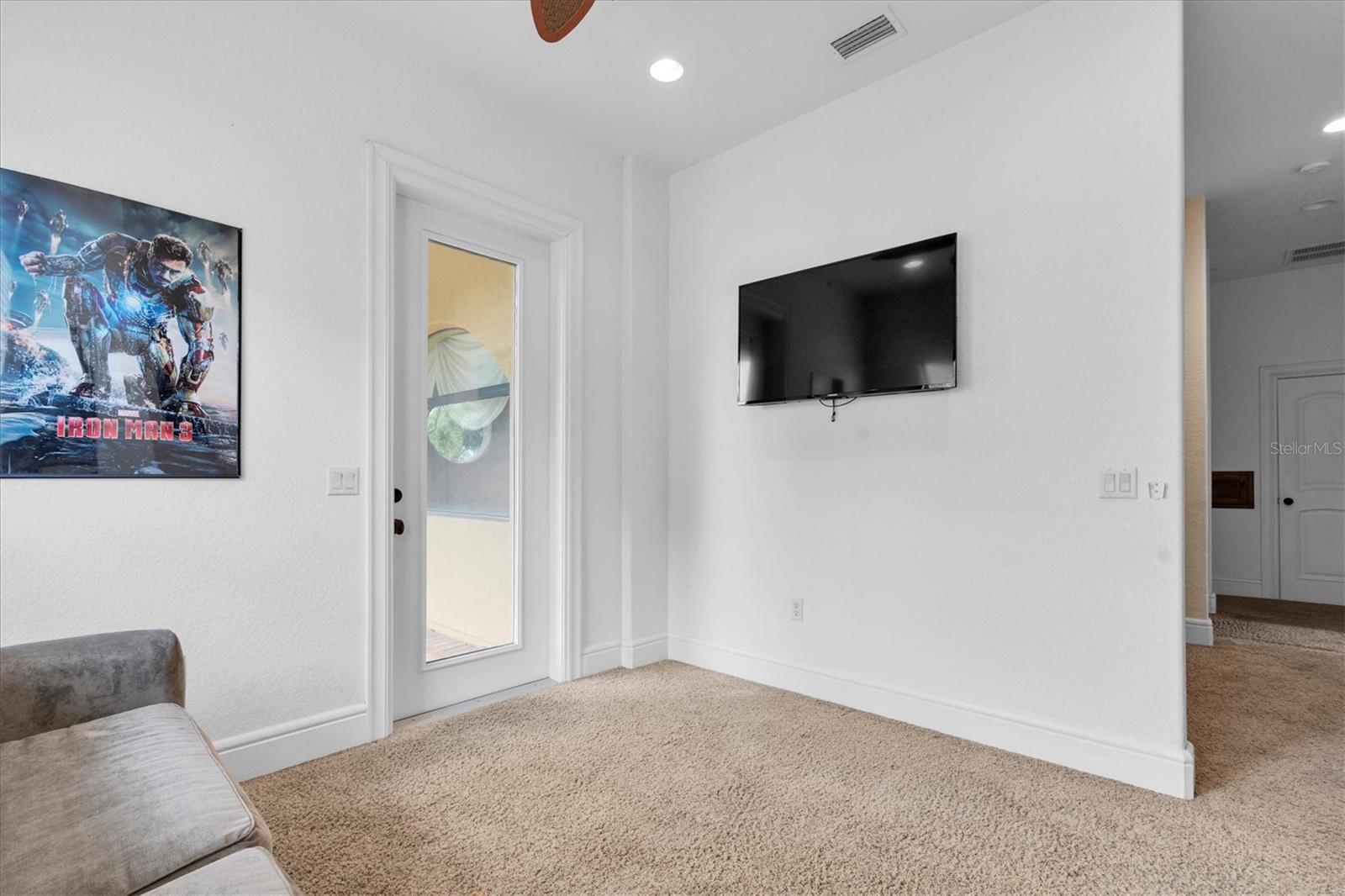 Image 42 of 89 For 1067 Ashland Avenue