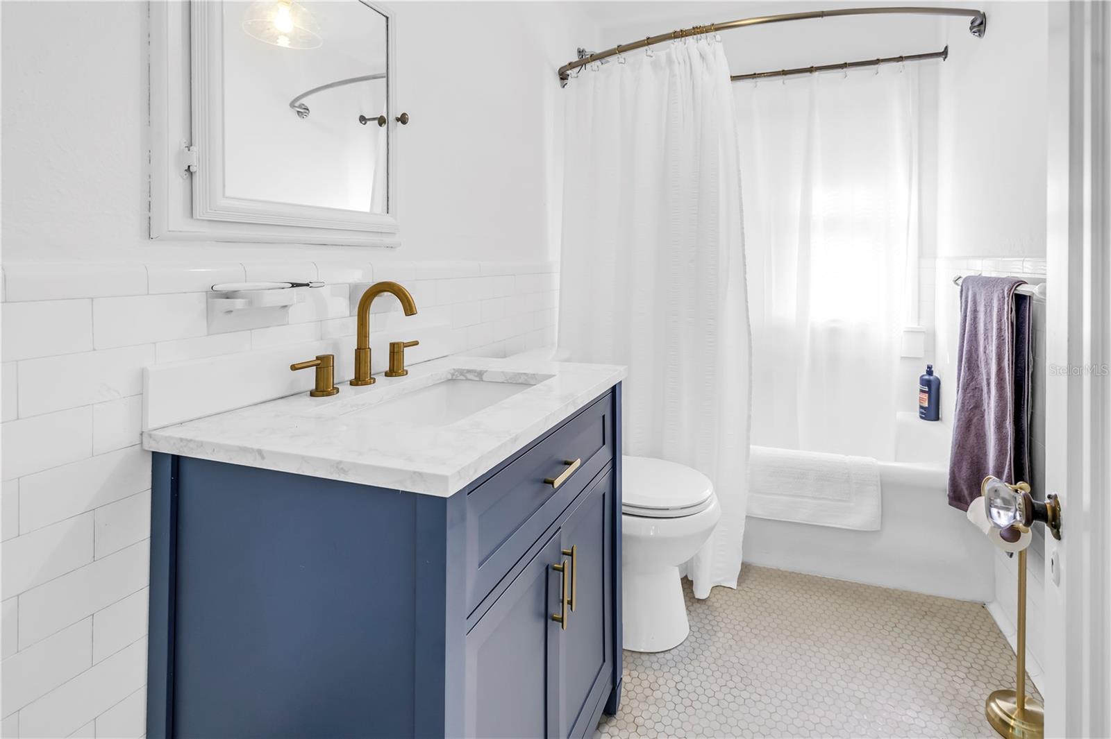 Image 18 of 33 For 2320 5th Street N