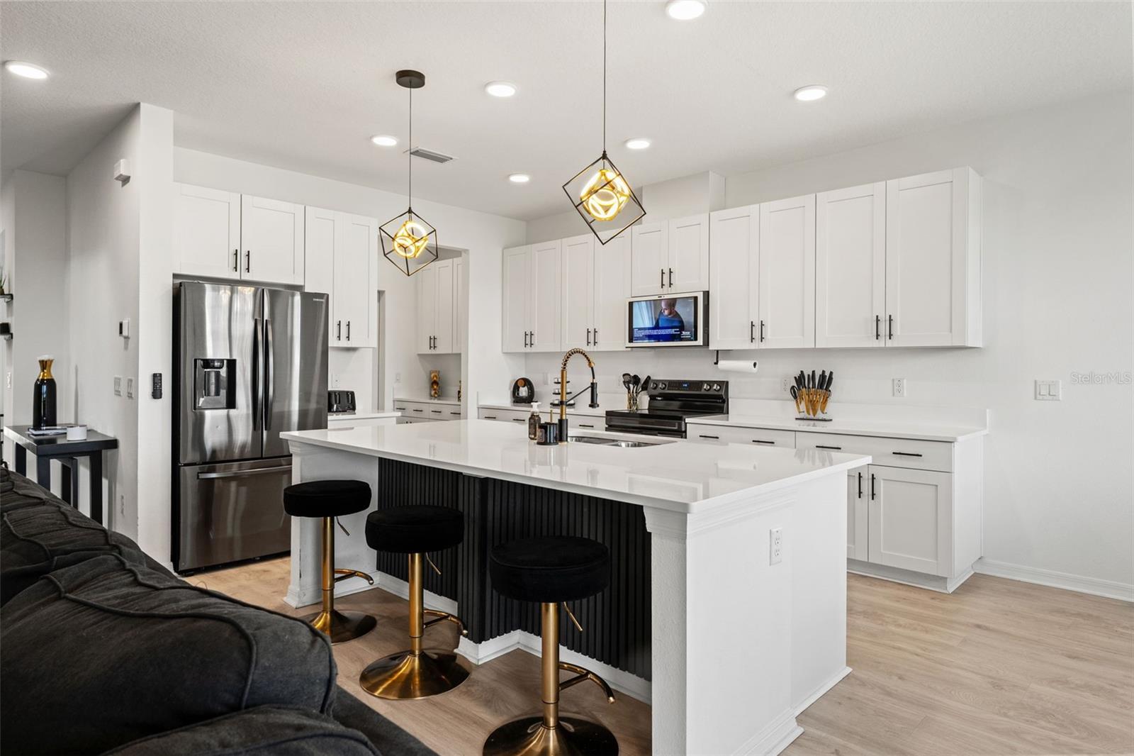 Image 11 of 53 For 5945 Newberry Pines Avenue