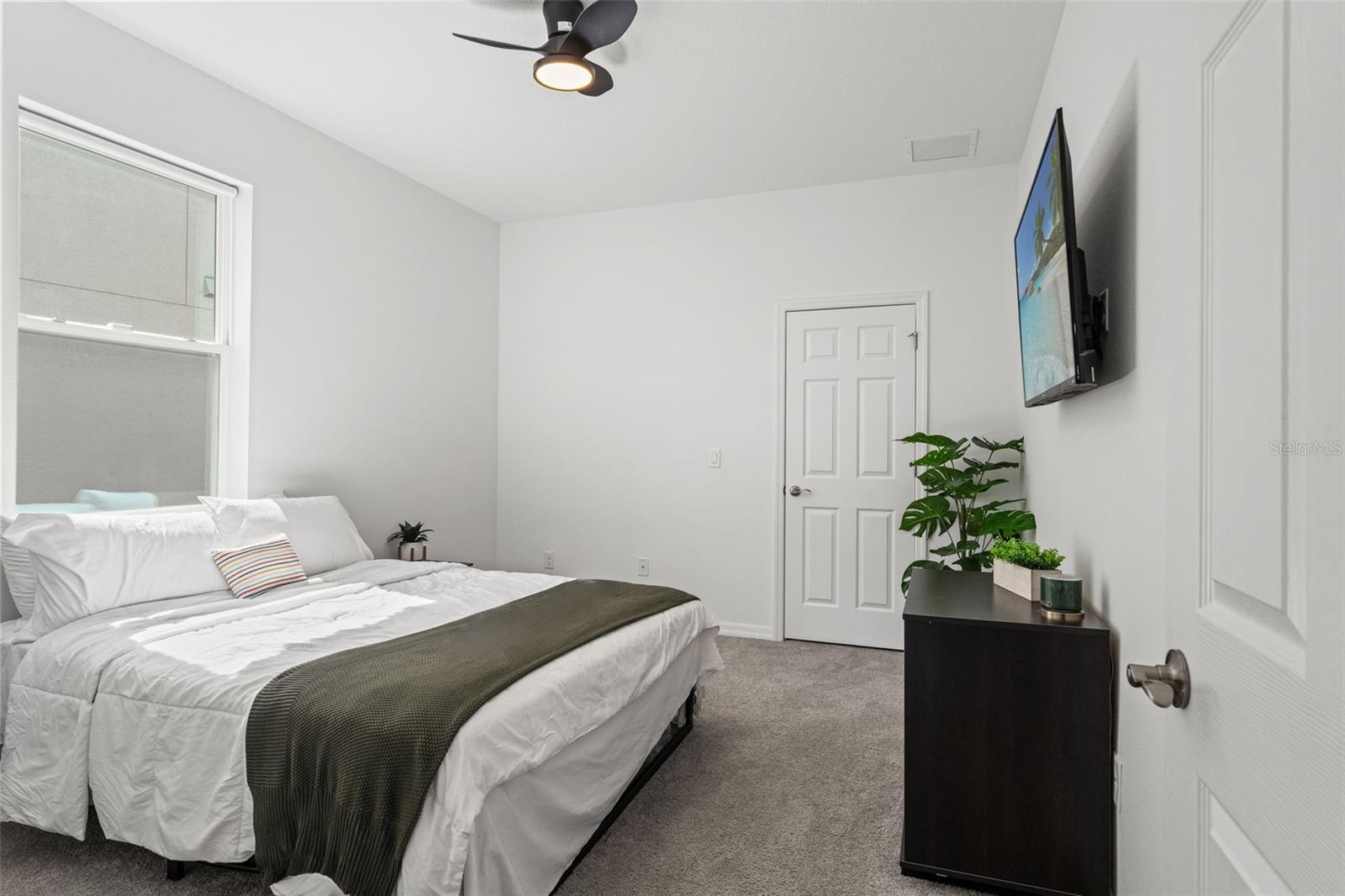 Image 41 of 53 For 5945 Newberry Pines Avenue