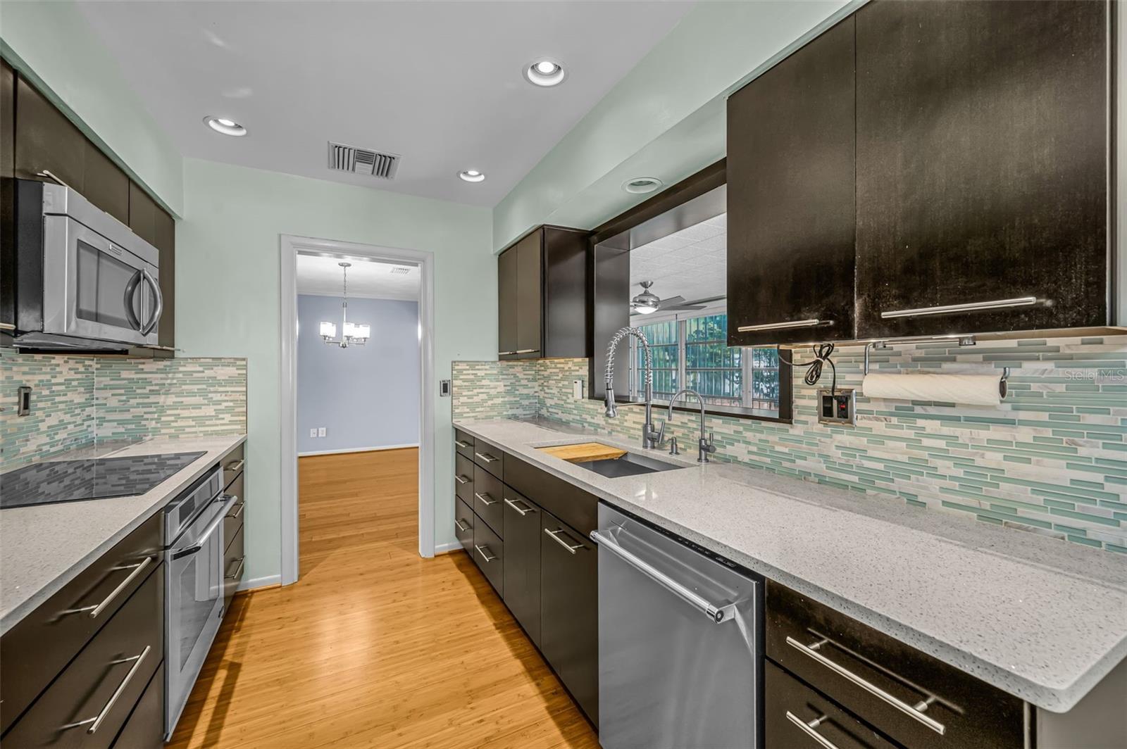Image 11 of 32 For 1387 Hill Drive