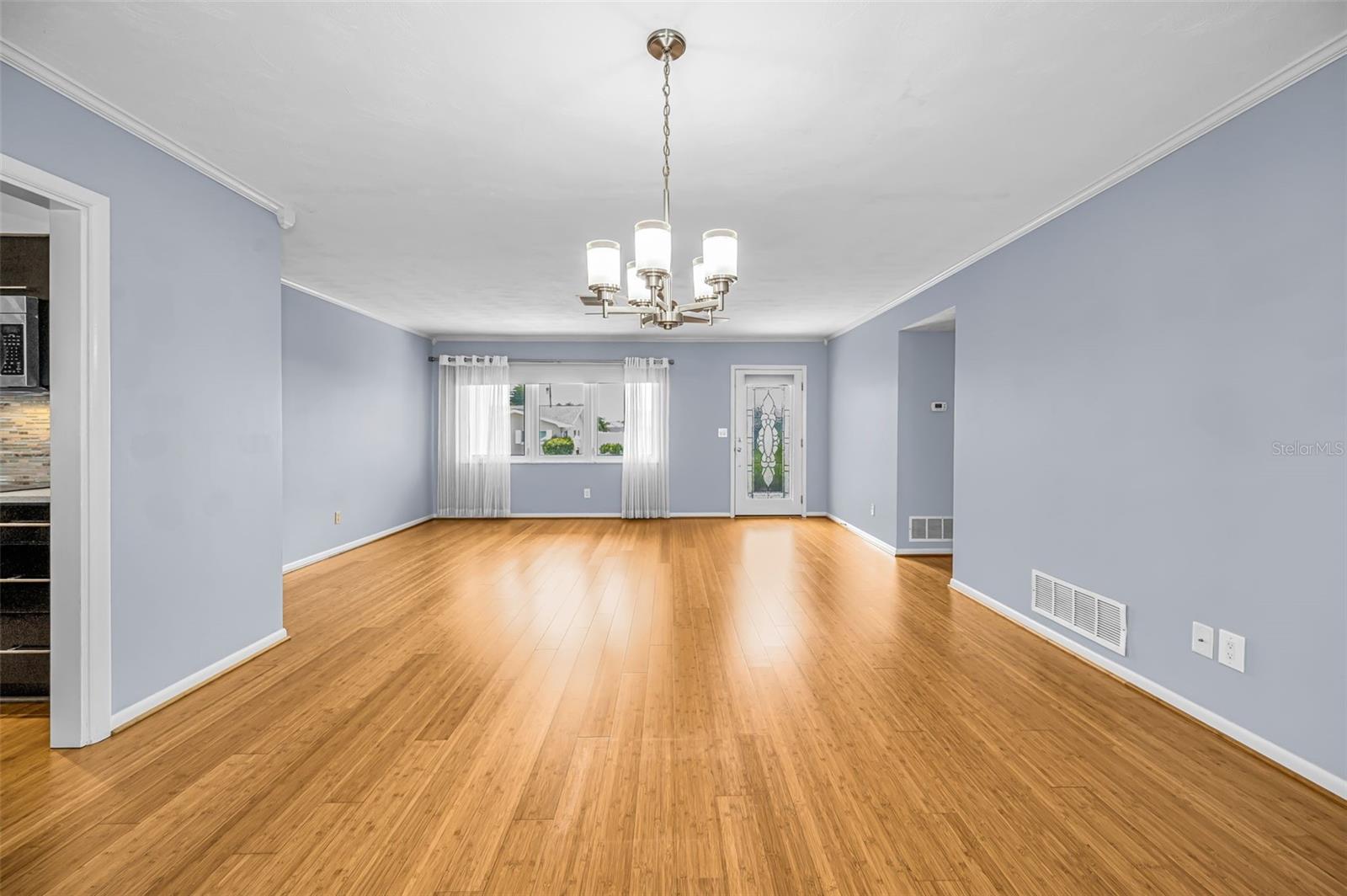 Image 4 of 32 For 1387 Hill Drive
