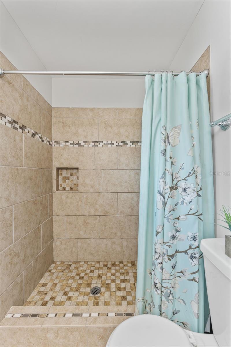 Image 20 of 58 For 5105 7th Avenue Drive W