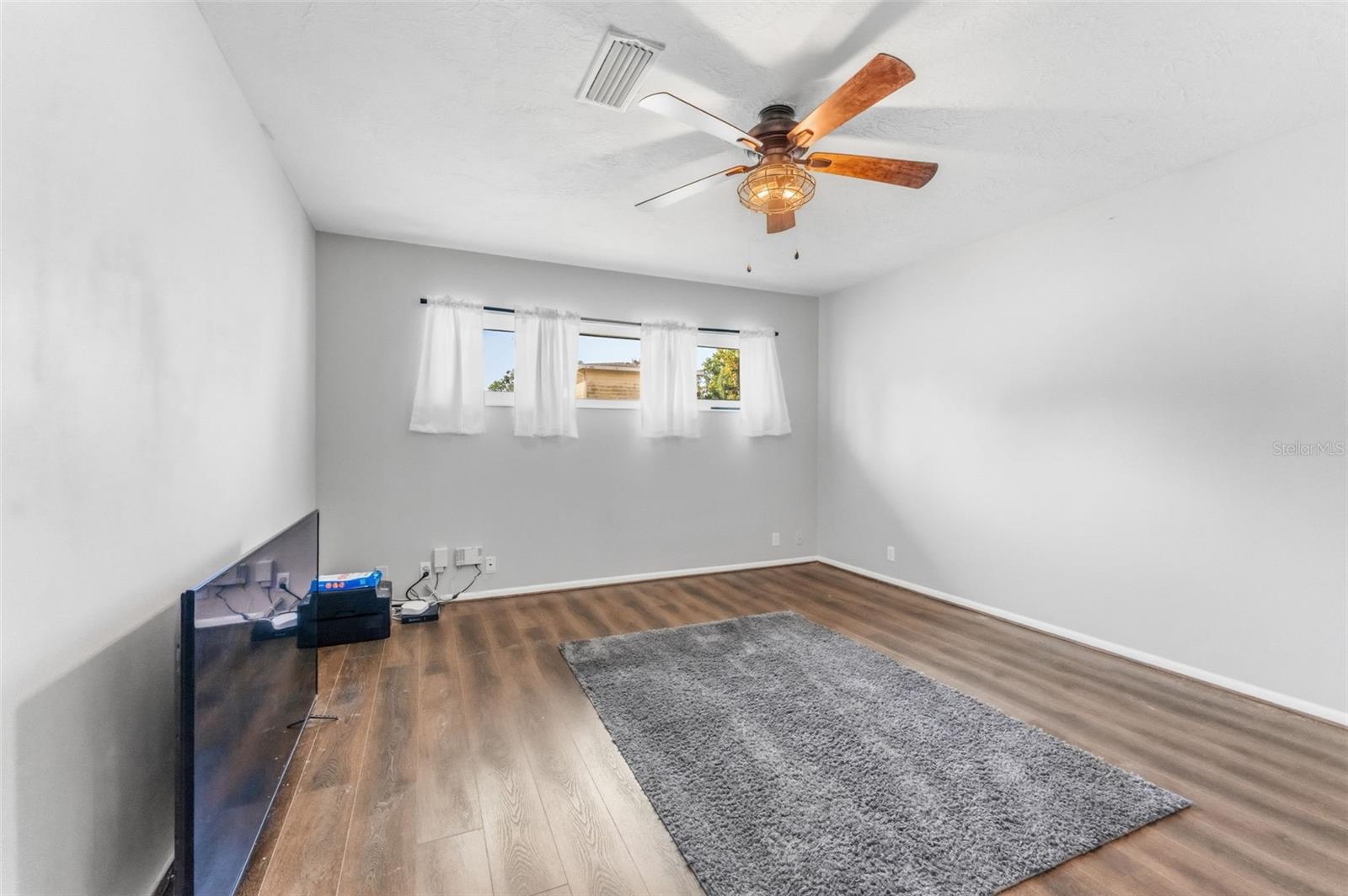 Image 23 of 58 For 5105 7th Avenue Drive W