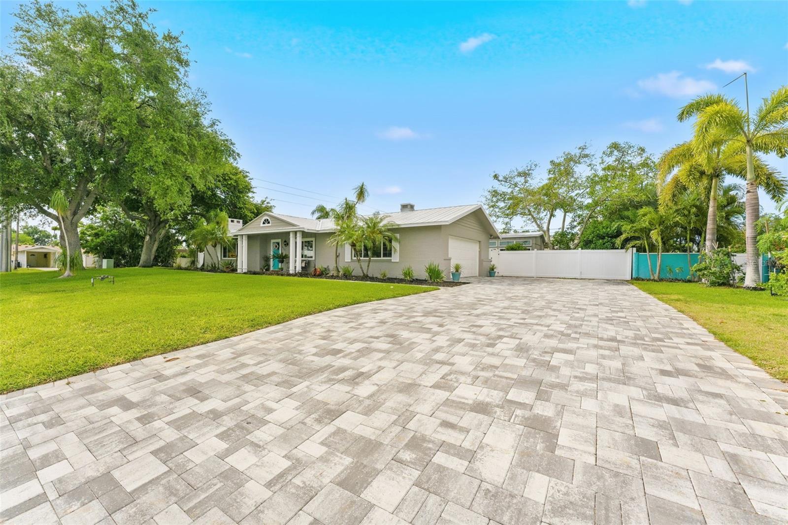 Image 3 of 58 For 5105 7th Avenue Drive W