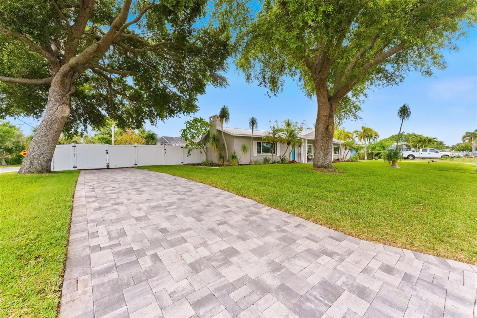 Image 5 of 58 For 5105 7th Avenue Drive W
