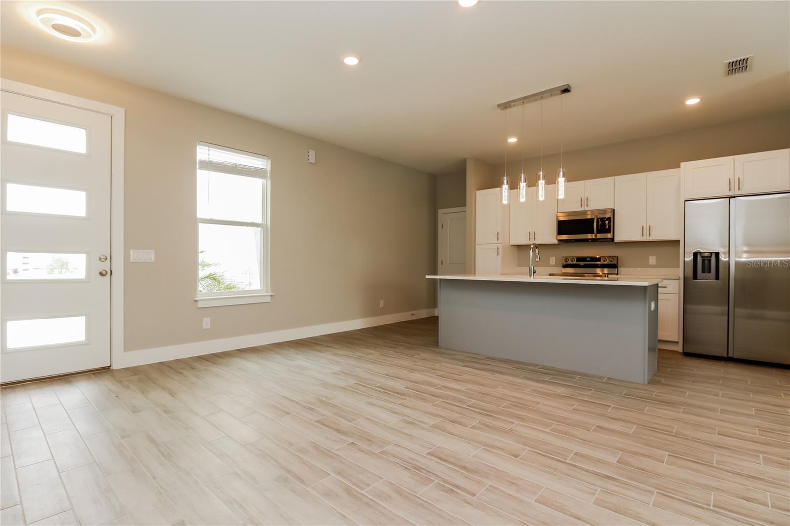 Image 3 of 15 For 260 Gladiola Court