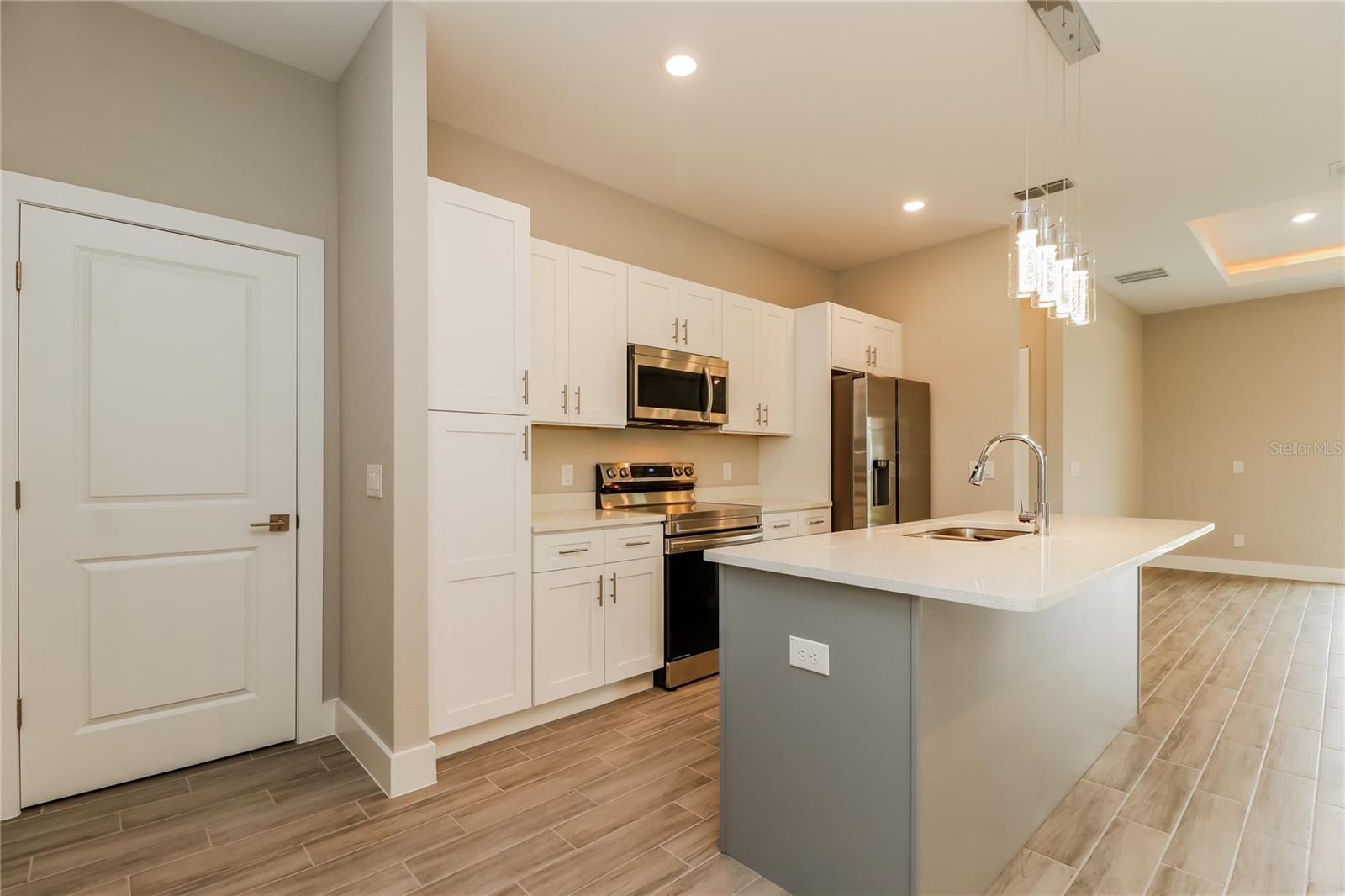 Image 7 of 15 For 260 Gladiola Court