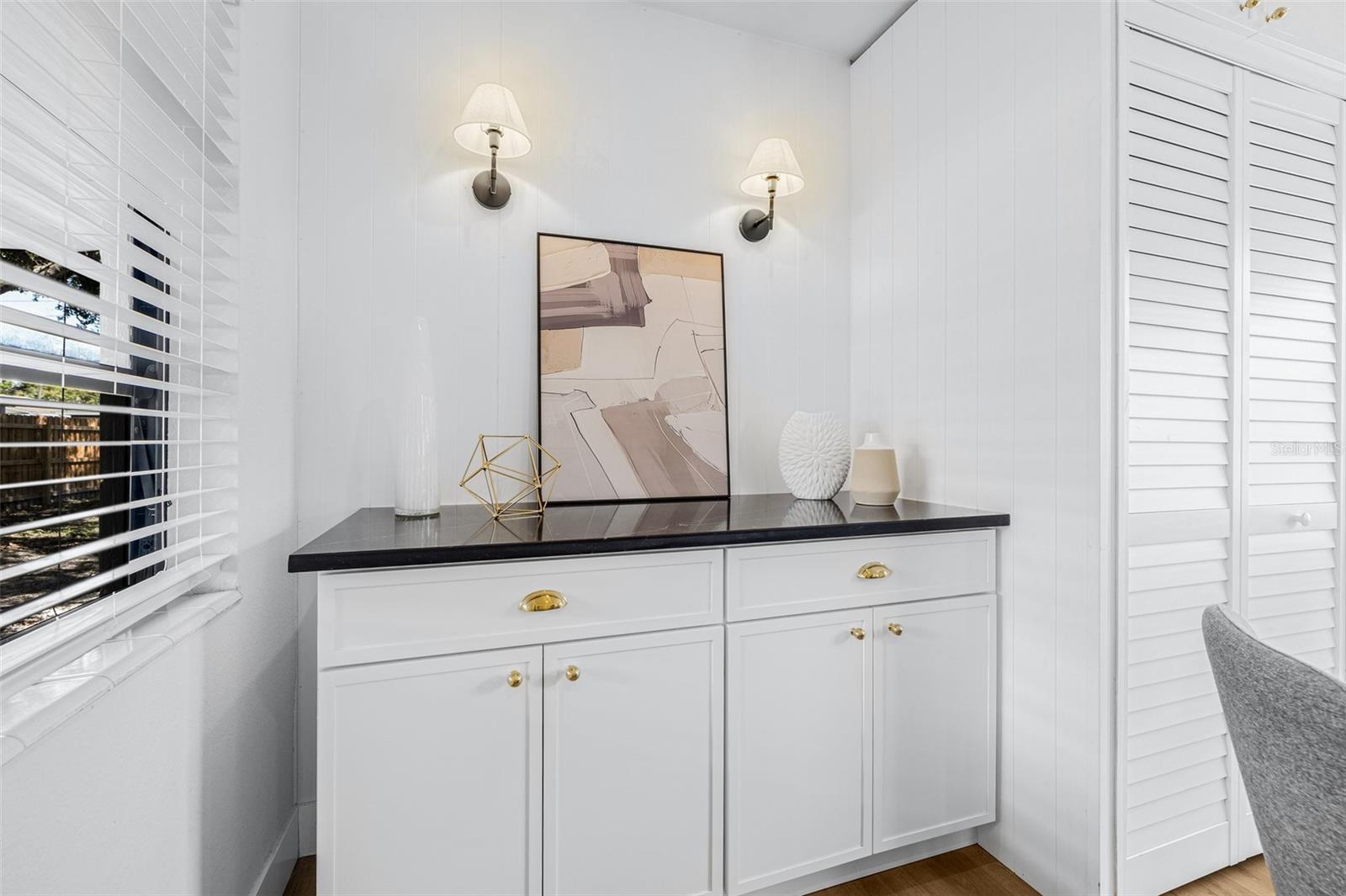 Image 15 of 26 For 5652 4th Avenue N