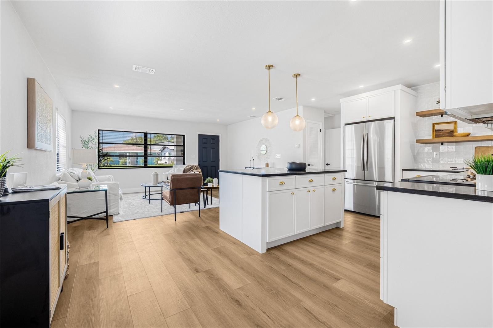 Image 9 of 26 For 5652 4th Avenue N