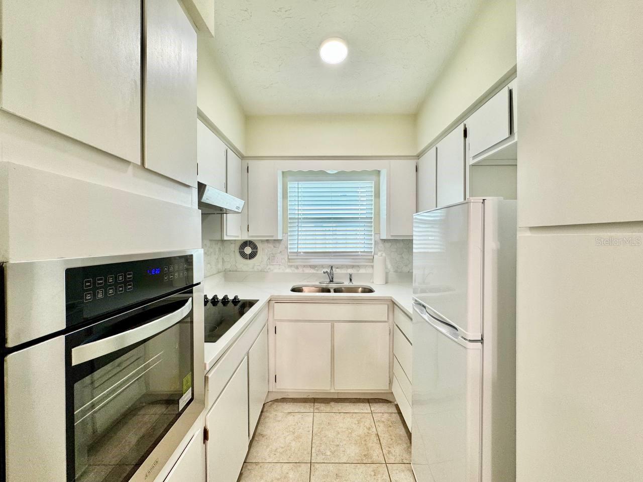 Image 11 of 25 For 533 Yelvington Avenue