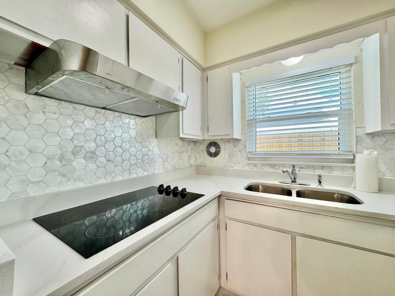 Image 12 of 25 For 533 Yelvington Avenue