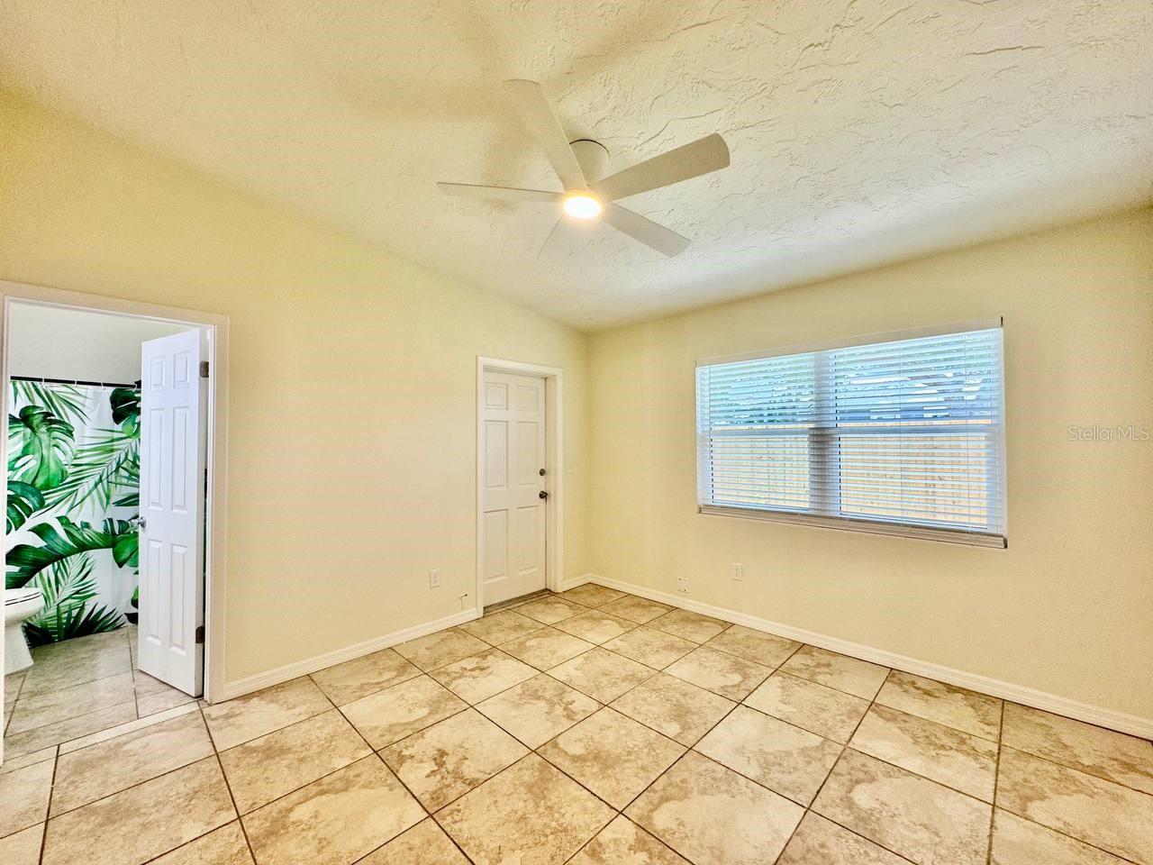 Image 16 of 25 For 533 Yelvington Avenue