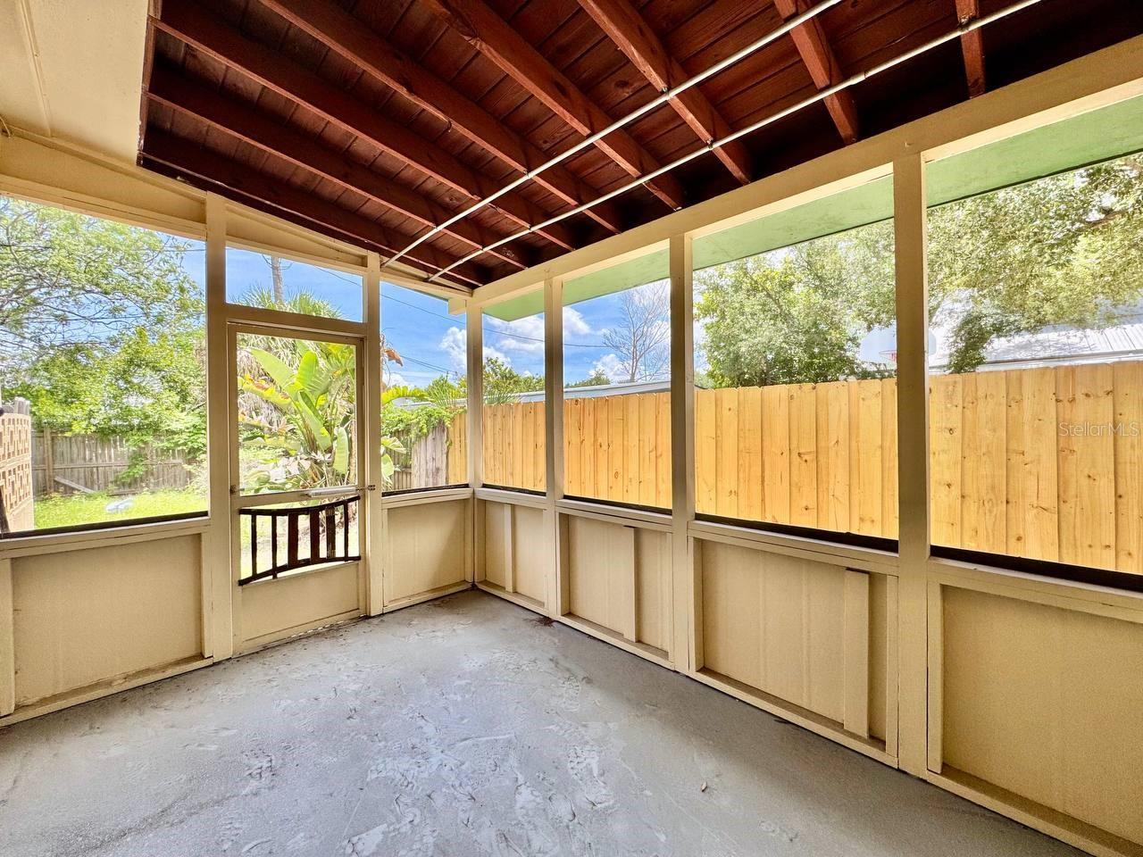 Image 21 of 25 For 533 Yelvington Avenue
