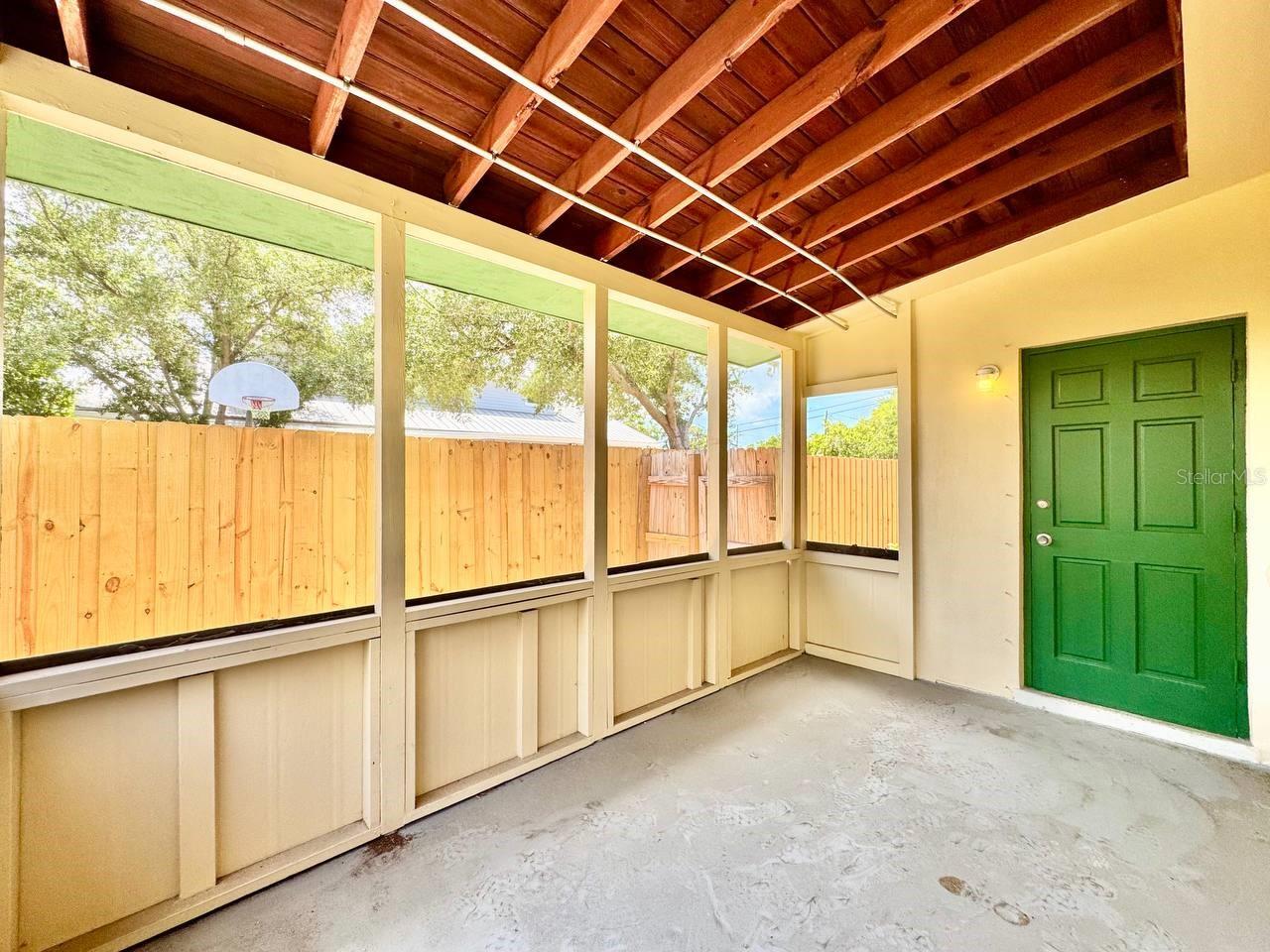 Image 22 of 25 For 533 Yelvington Avenue
