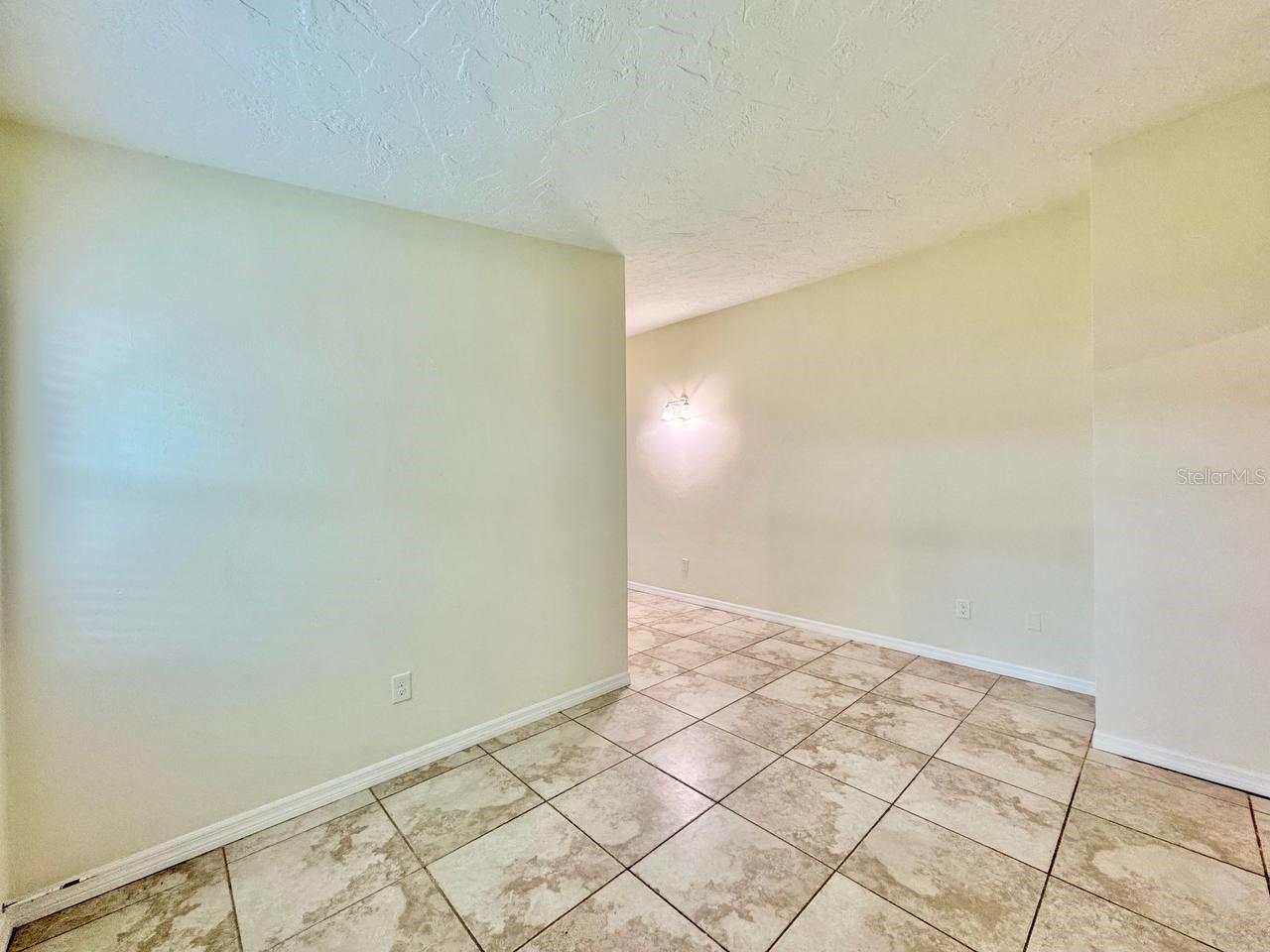 Image 8 of 25 For 533 Yelvington Avenue