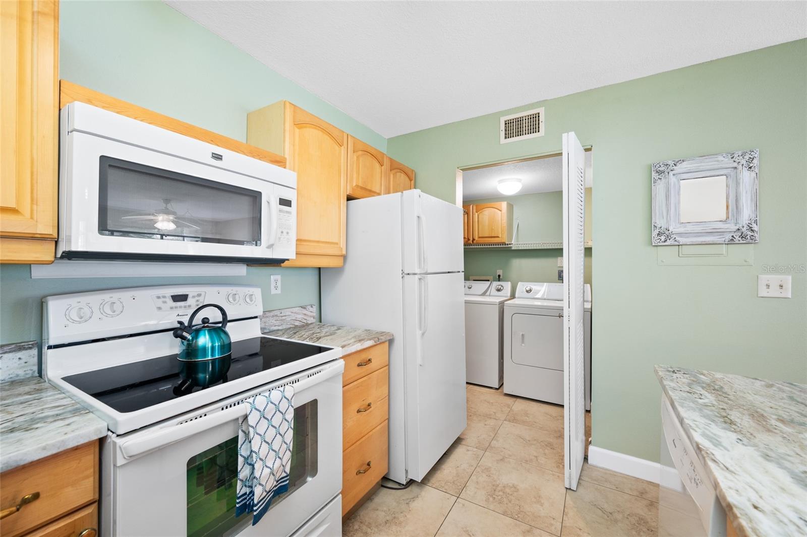 Image 13 of 39 For 3301 Crystal Court E D
