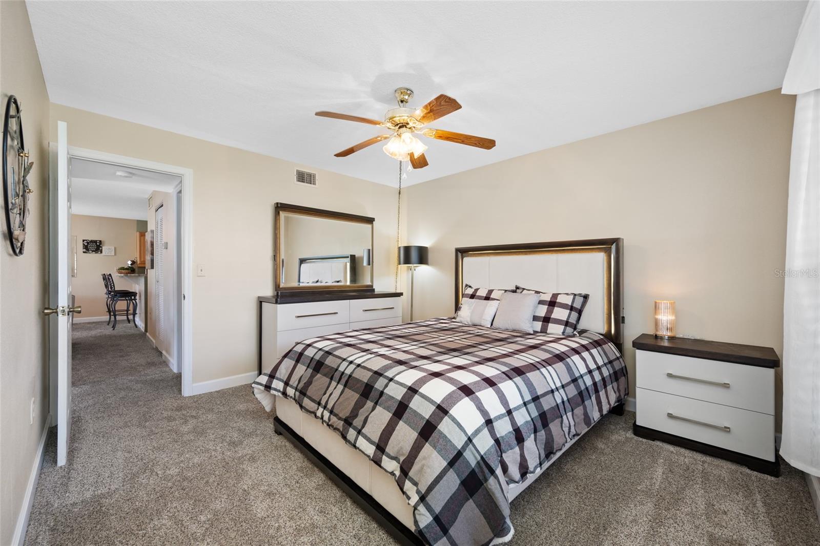 Image 16 of 39 For 3301 Crystal Court E D